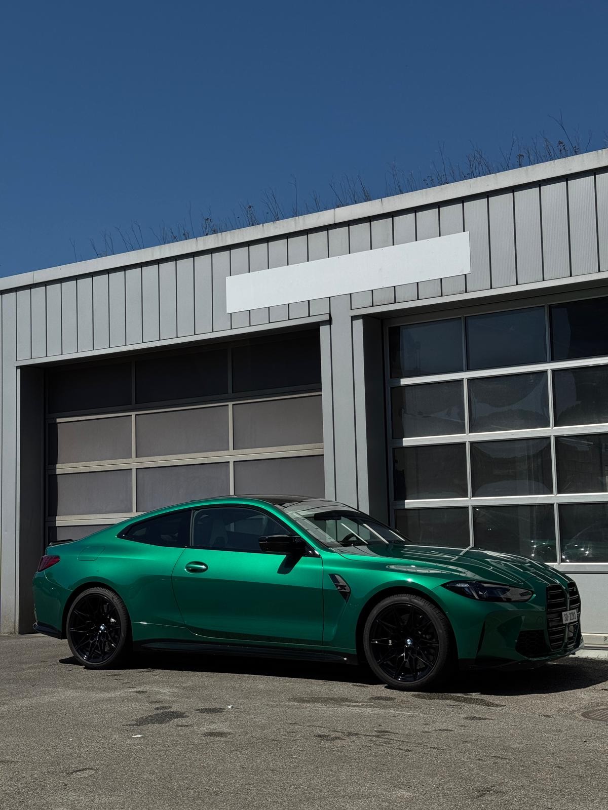 BMW M4 Competition xDrive-image-1