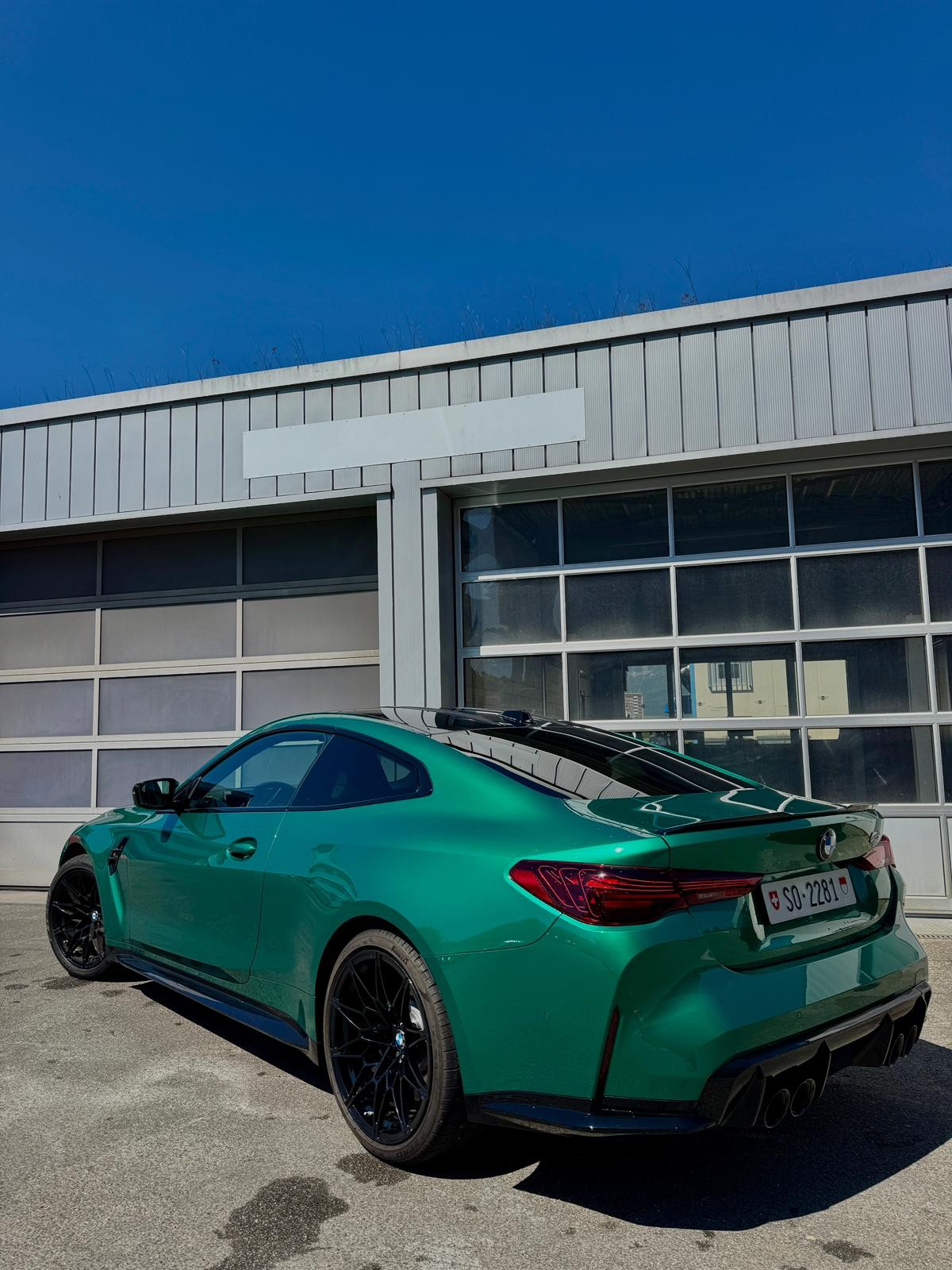 BMW M4 Competition xDrive-image-3