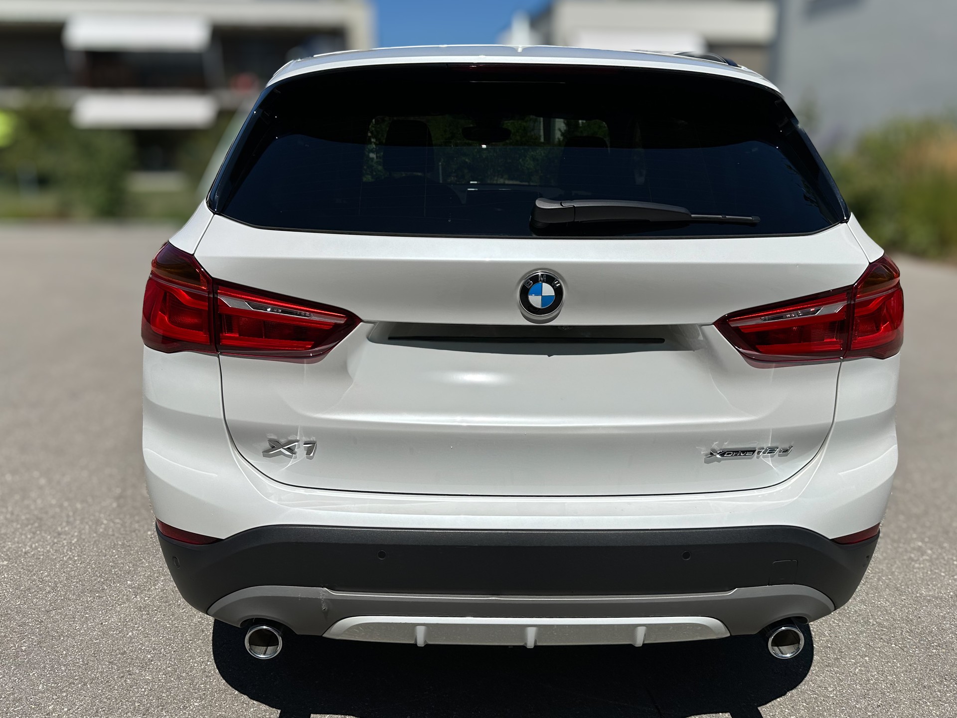 BMW 18d xDrive-image-3