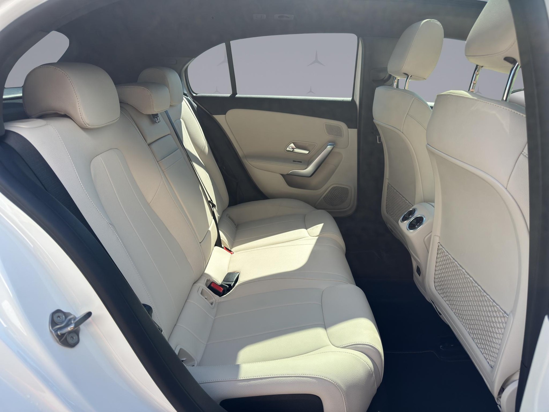 MERCEDES-BENZ A 250 Progressive 4m-image-17