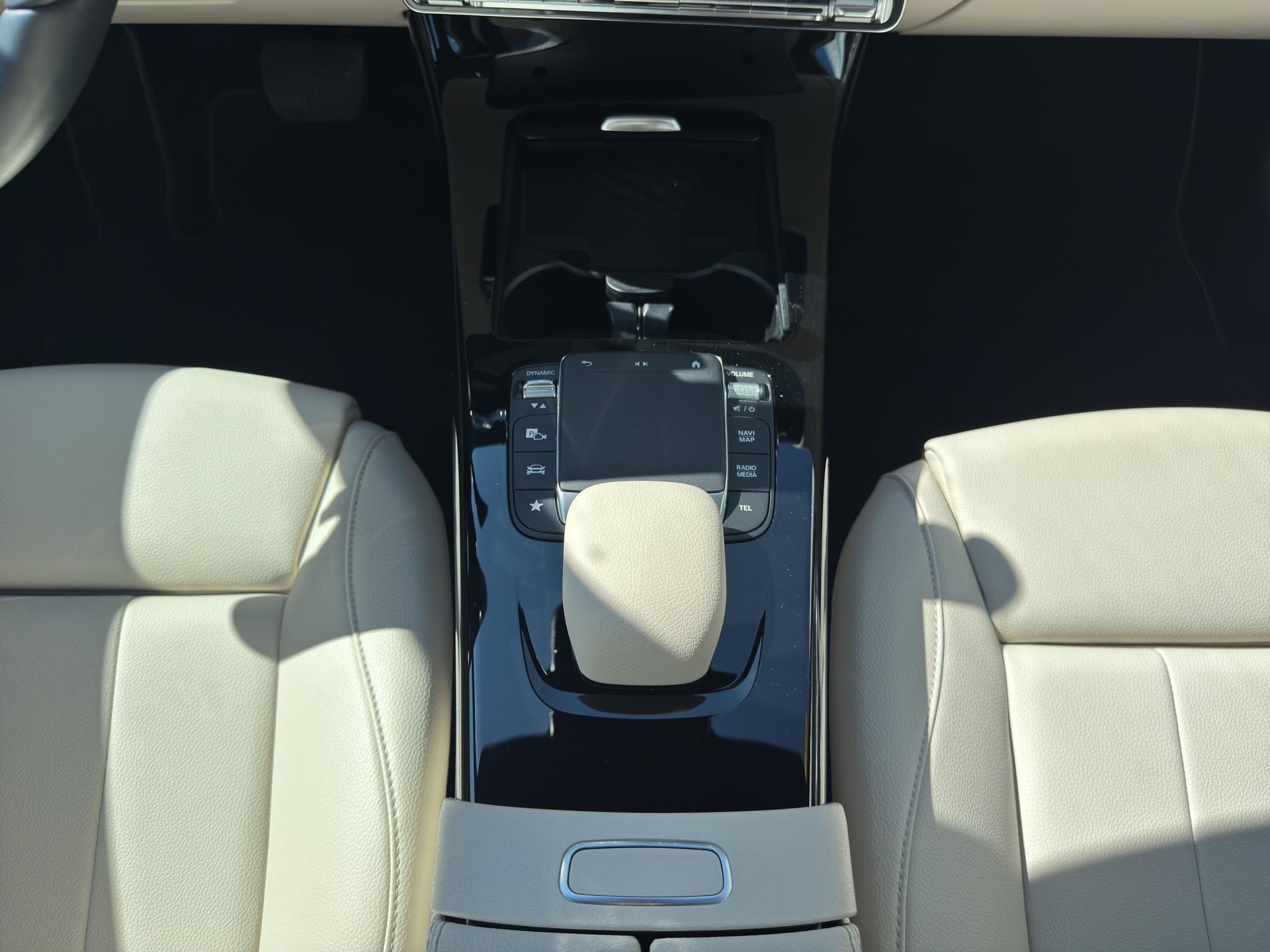 MERCEDES-BENZ A 250 Progressive 4m-image-14