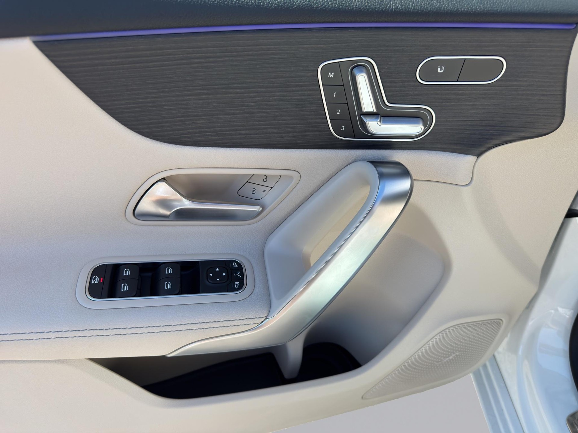 MERCEDES-BENZ A 250 Progressive 4m-image-10