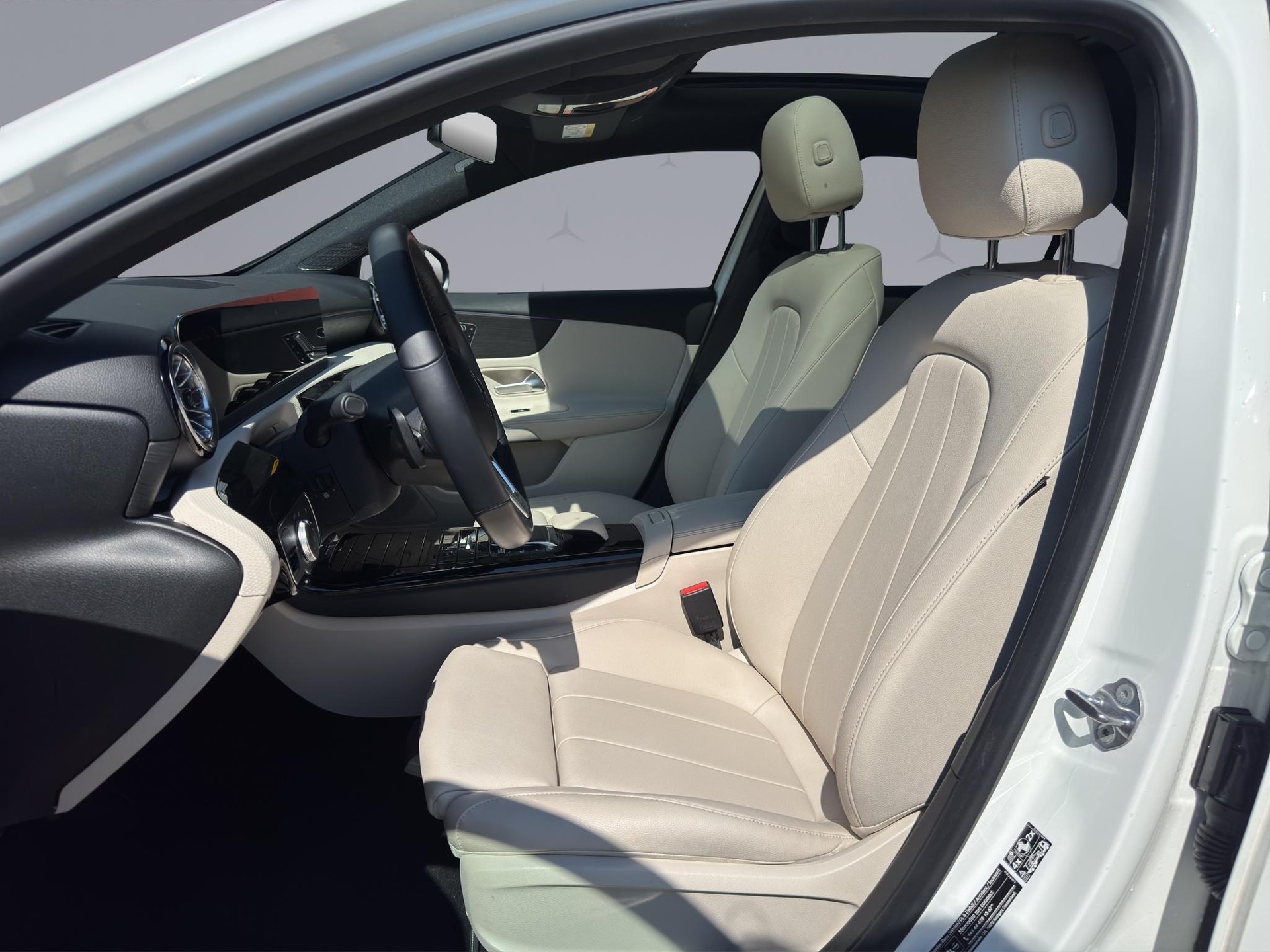 MERCEDES-BENZ A 250 Progressive 4m-image-9