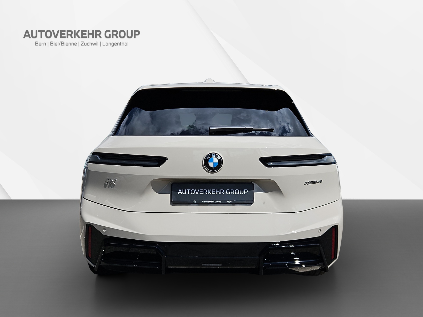 BMW iX xDrive45 M Sport Pro-image-4