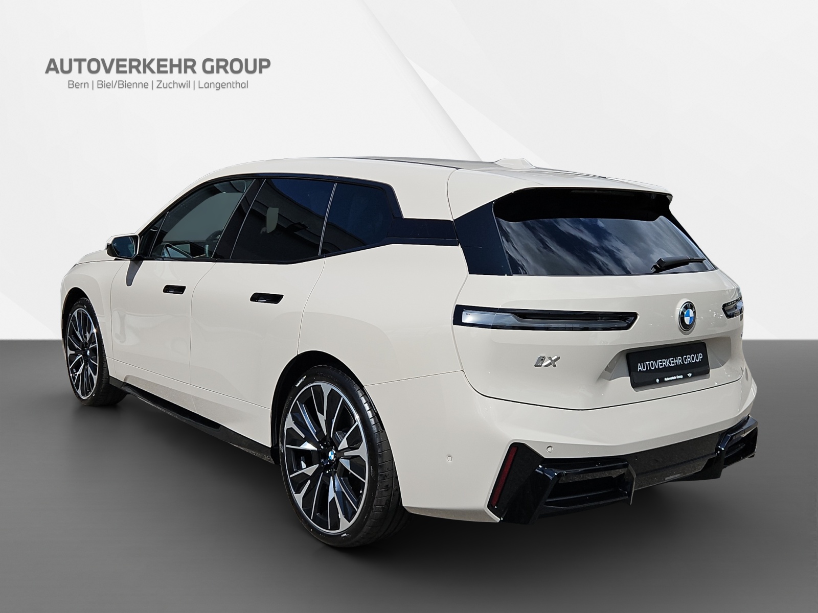 BMW iX xDrive45 M Sport Pro-image-3