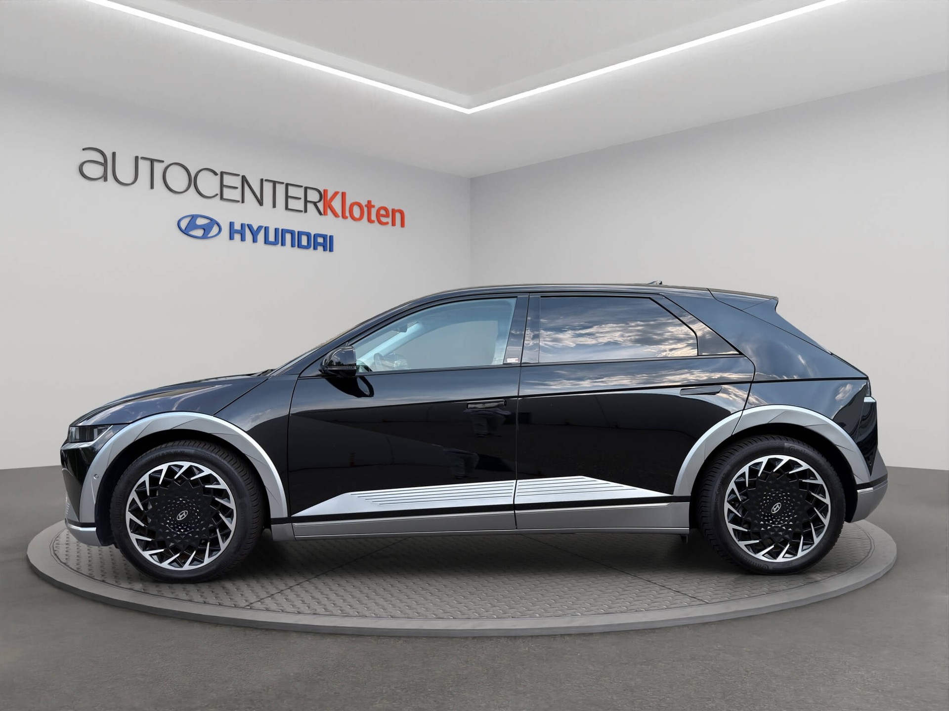 HYUNDAI Ioniq 5 72,6 kWh First Edition-image-2
