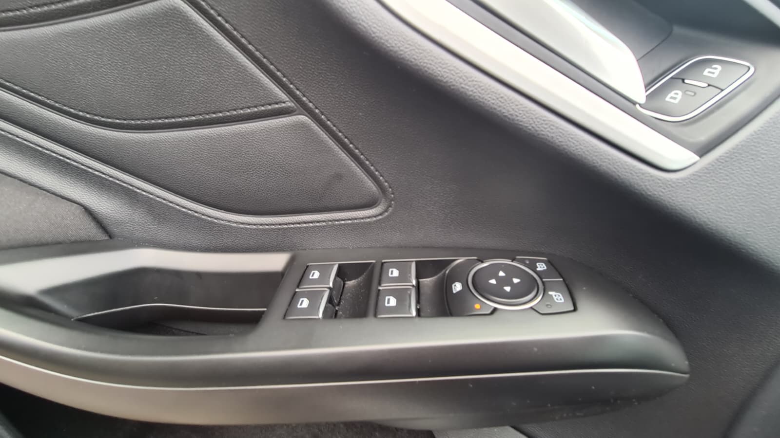 FORD Focus 2.0 TDCi Cool Connect Automatic ** Gr-Navi ** RF-Kamera ** PDC ** Tempomat ** Anh-Kupplung ** Frisch Ab MFK & Service **-image-9