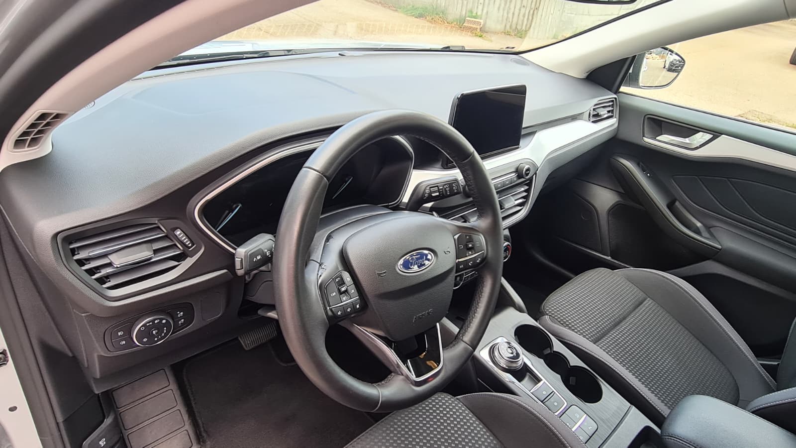 FORD Focus 2.0 TDCi Cool Connect Automatic ** Gr-Navi ** RF-Kamera ** PDC ** Tempomat ** Anh-Kupplung ** Frisch Ab MFK & Service **-image-15
