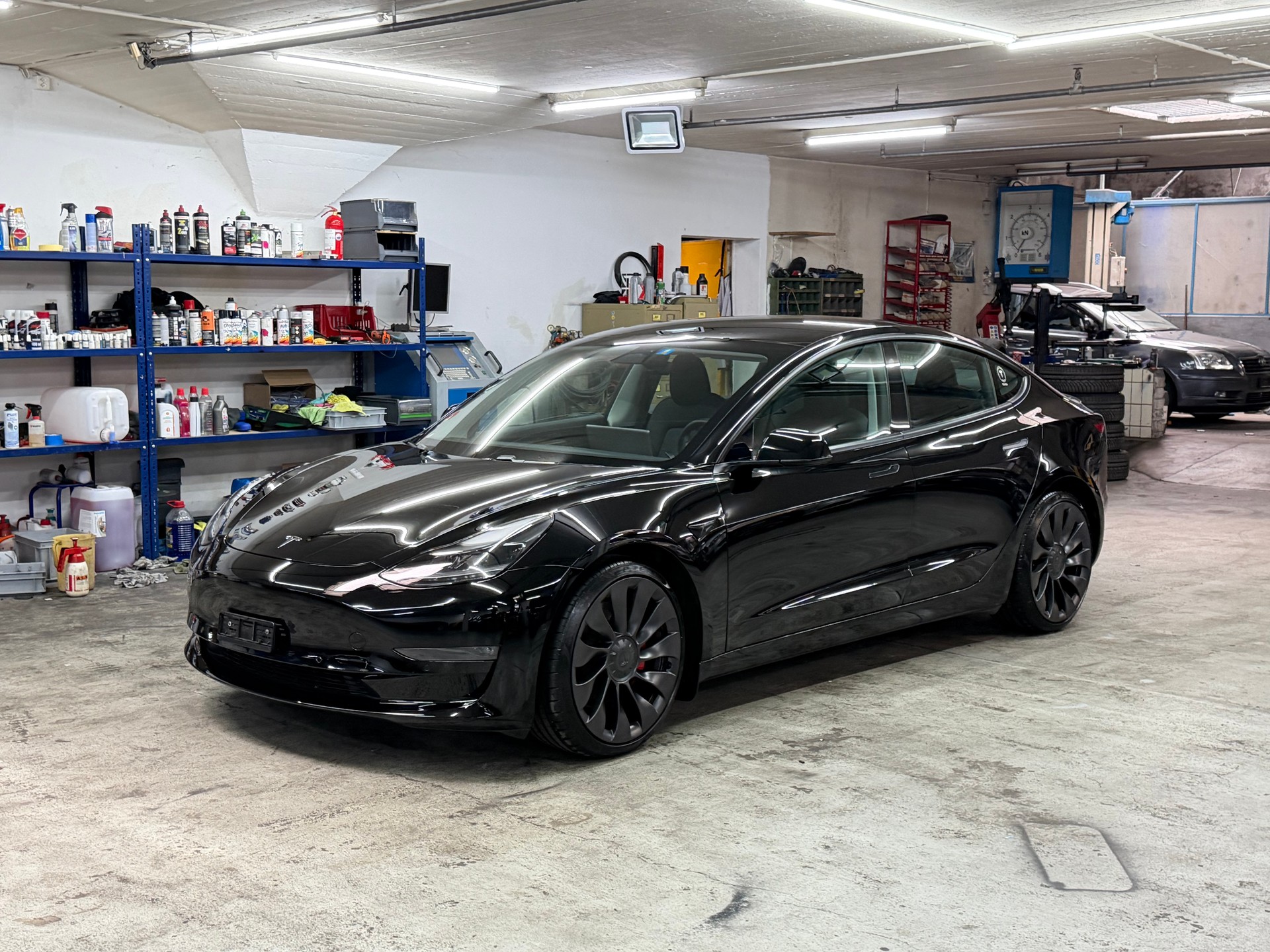 TESLA Model 3 Performance Dual Motor AWD-image-3