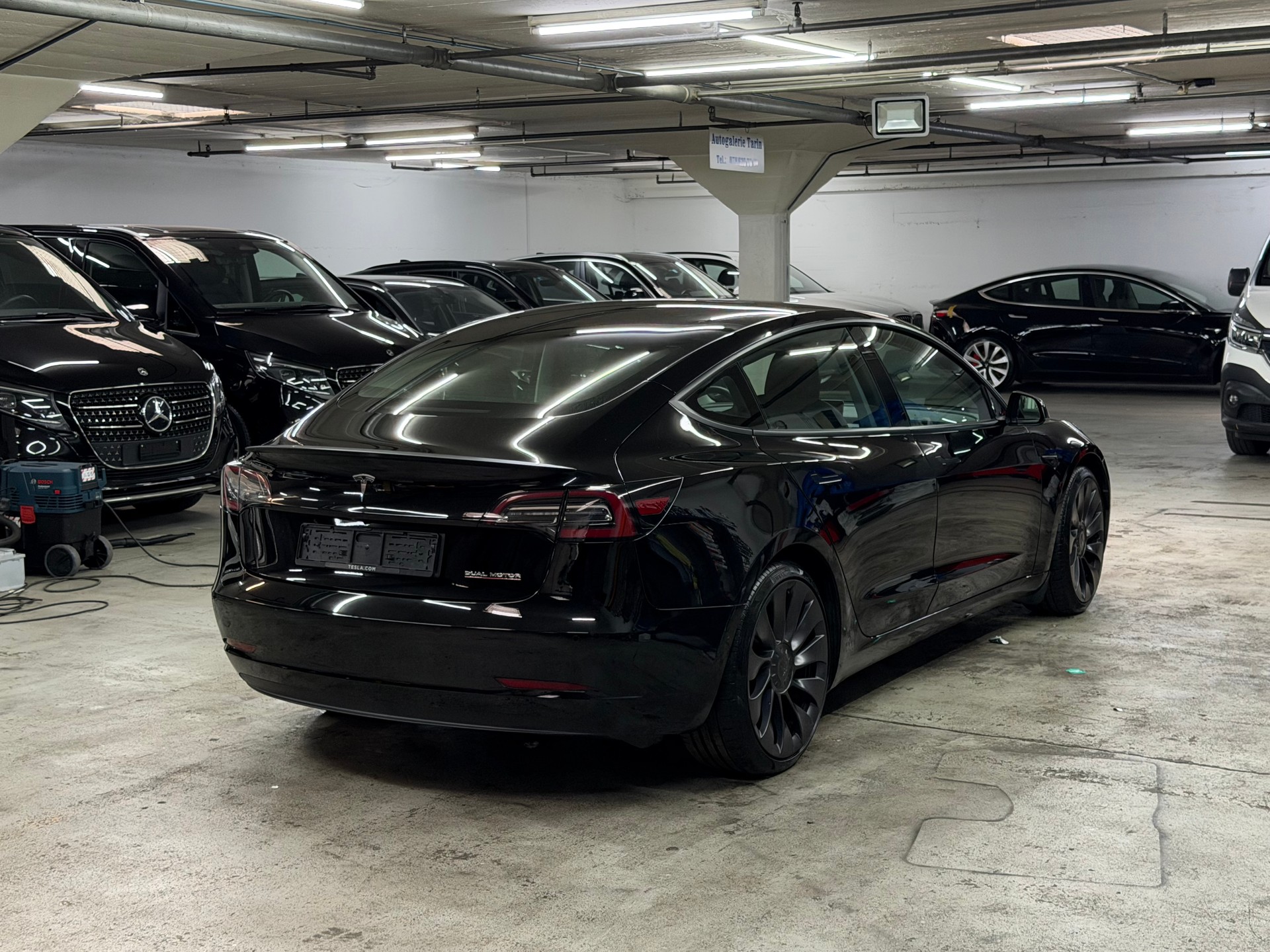 TESLA Model 3 Performance Dual Motor AWD-image-2