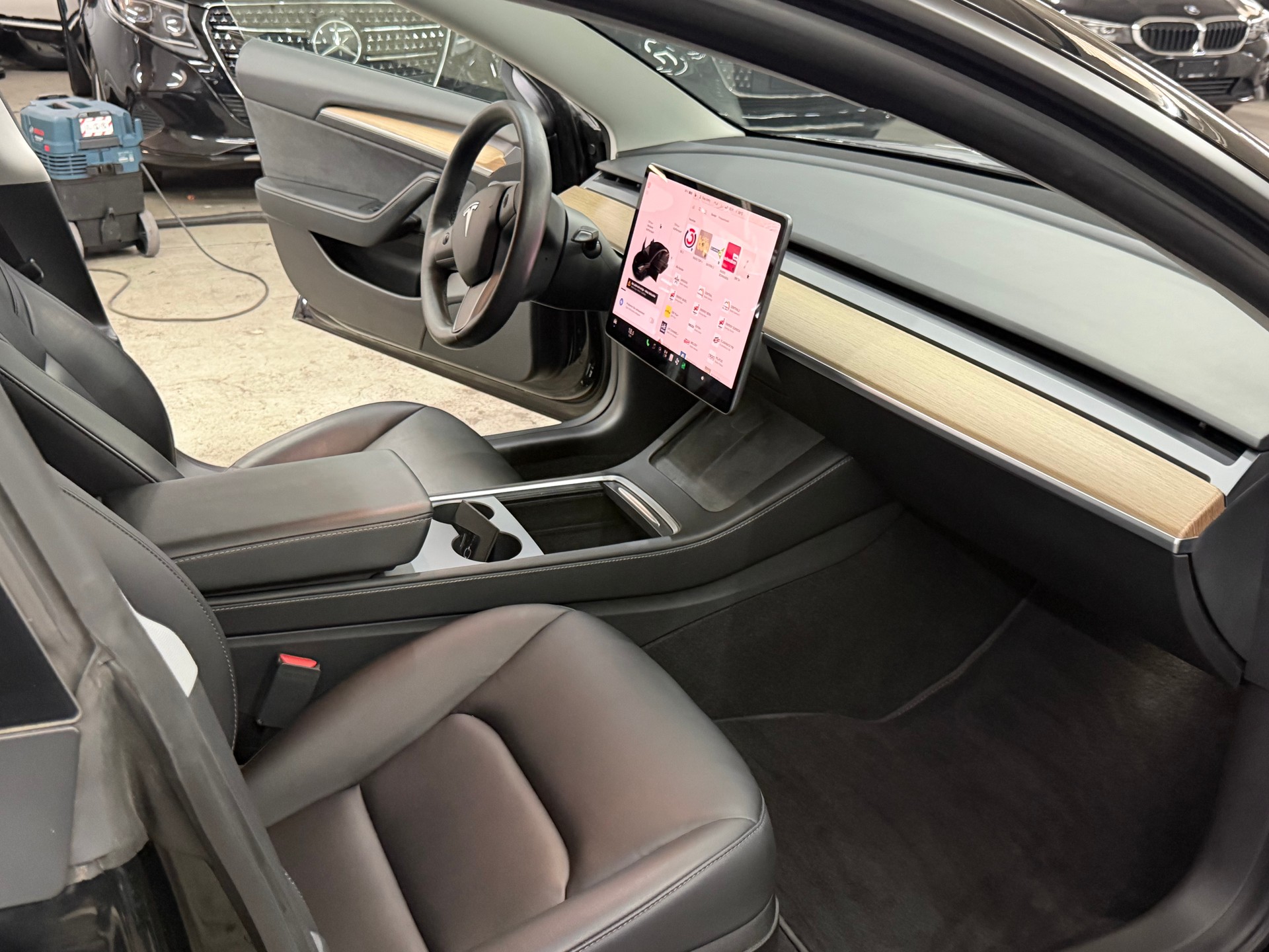 TESLA Model 3 Performance Dual Motor AWD-image-8