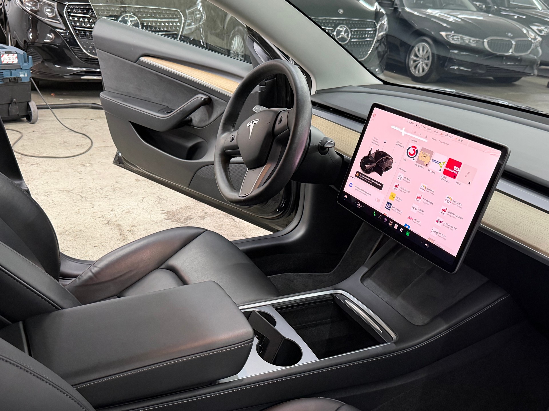 TESLA Model 3 Performance Dual Motor AWD-image-9