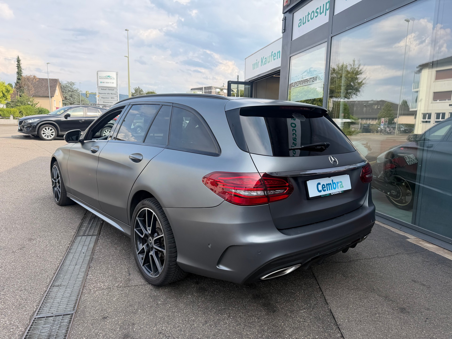 MERCEDES-BENZ C 400 AMG Line 4Matic 9G-Tronic-image-2