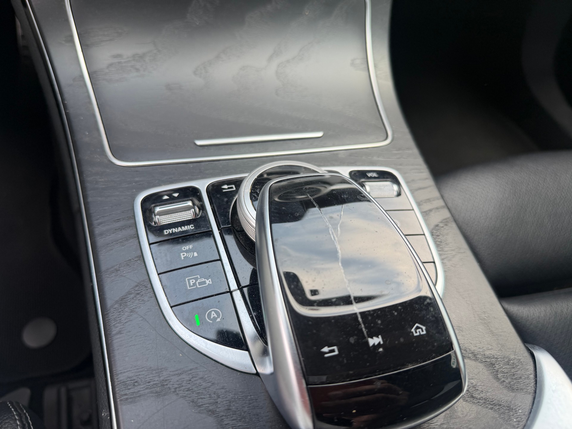MERCEDES-BENZ C 400 AMG Line 4Matic 9G-Tronic-image-14