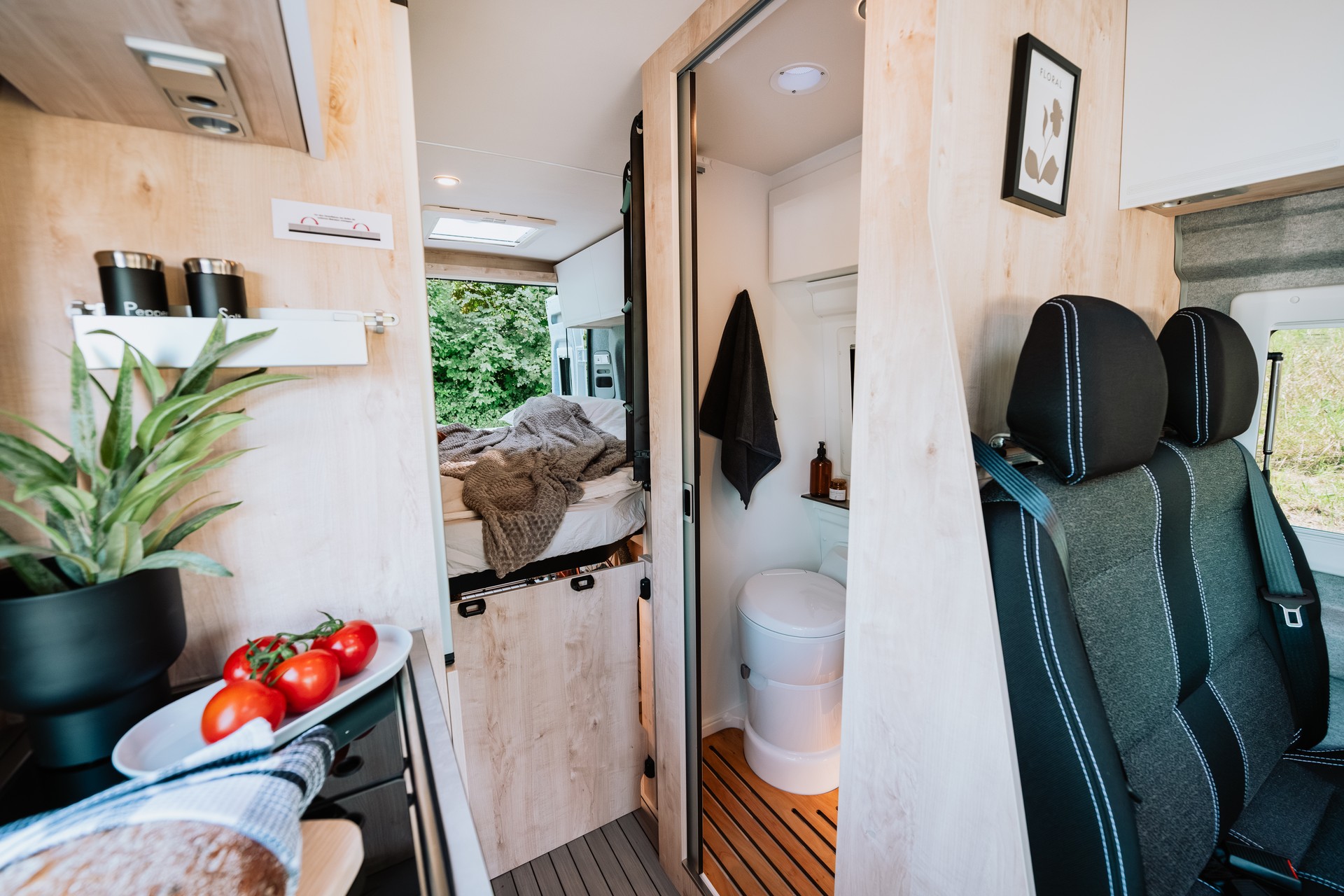CLEVER VANS Runner Active 636 Citroen 140PS AT8-image-4