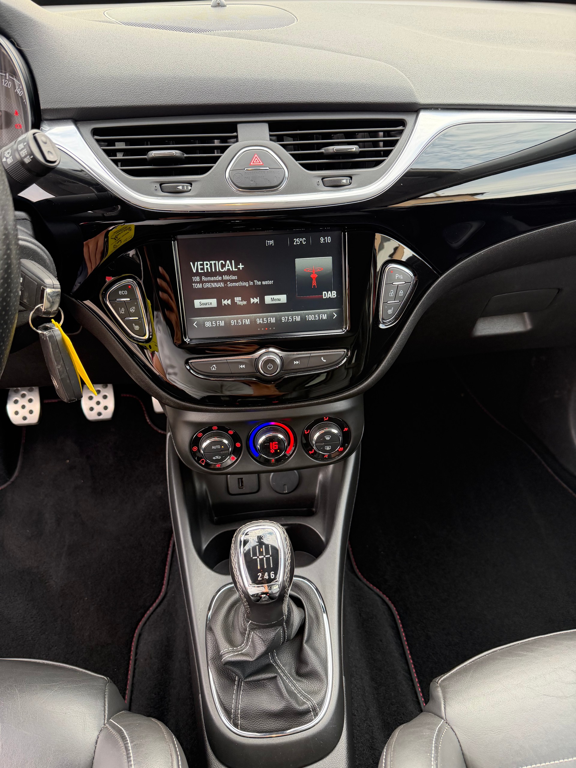 OPEL Corsa 1.4 Turbo GSi-image-11