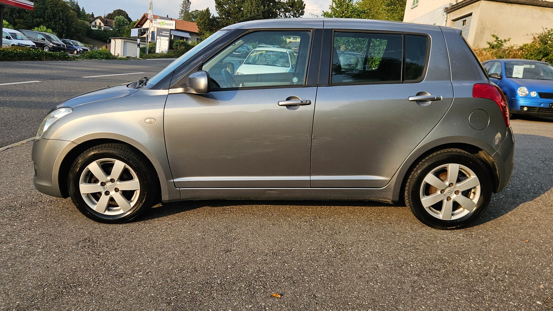 SUZUKI Swift 1.3i 16V GL Top-image-4