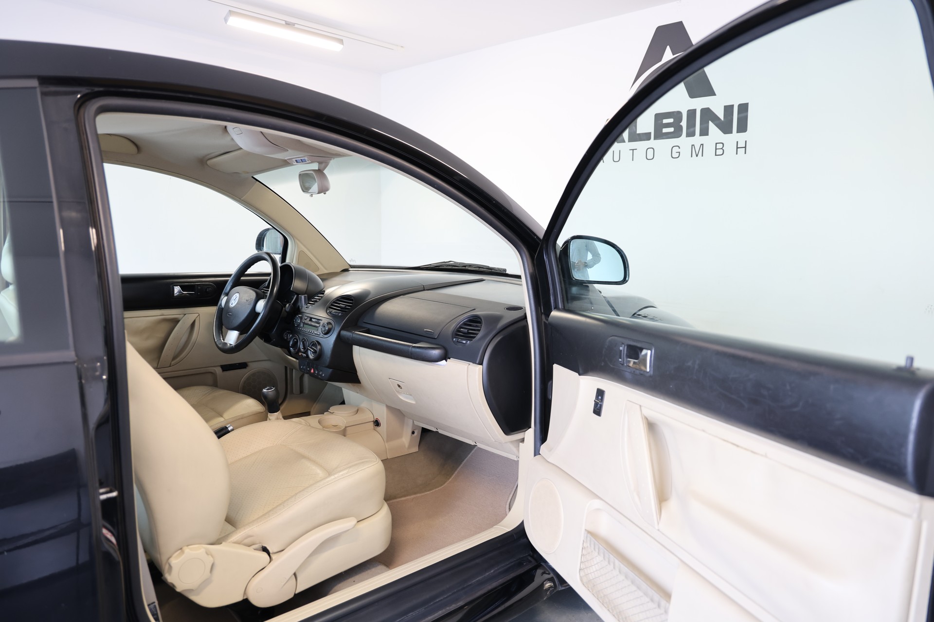 VW Beetle 2.0-image-8
