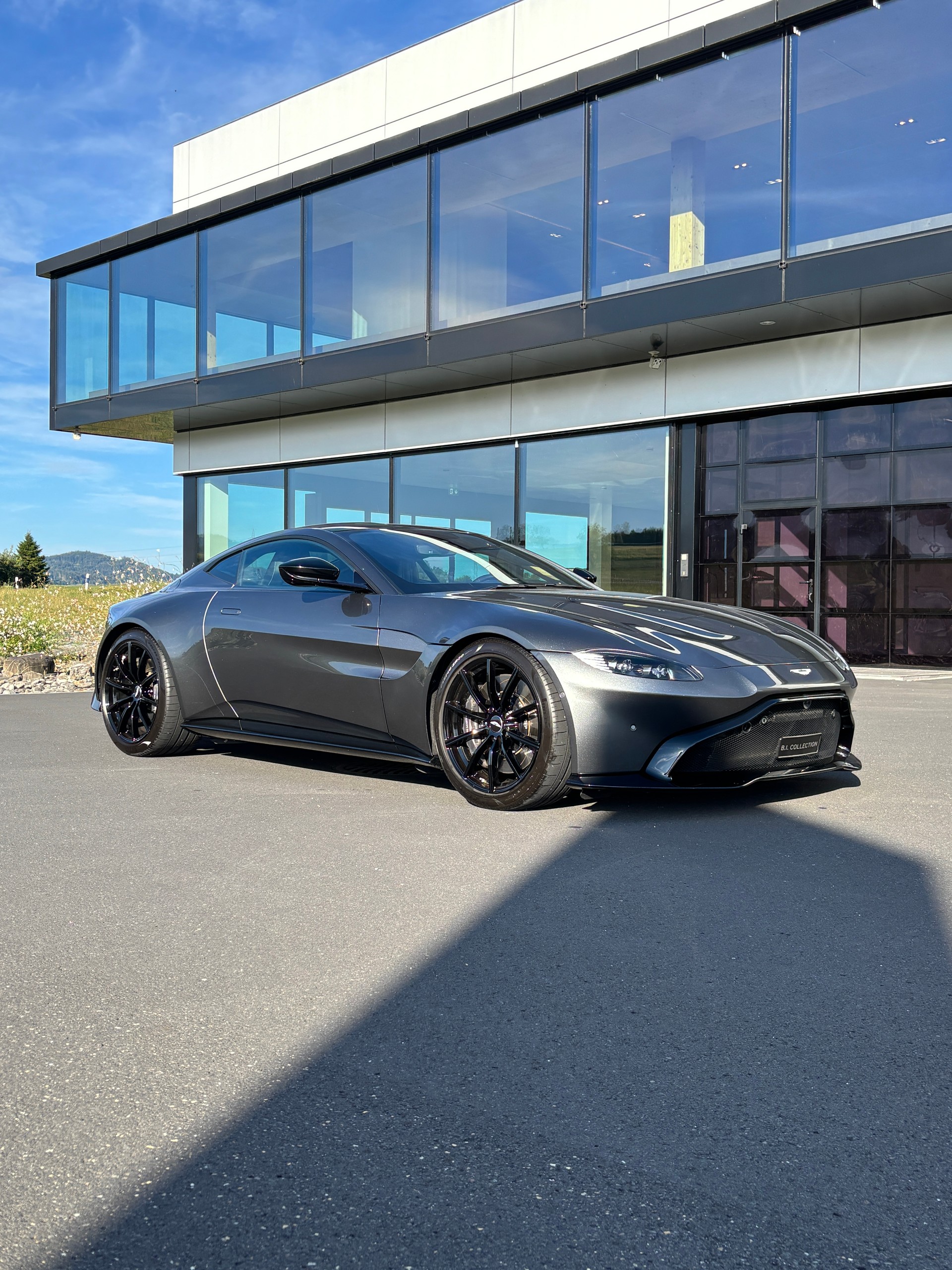 ASTON MARTIN V8 Vantage 4.0 Coupé-image-6