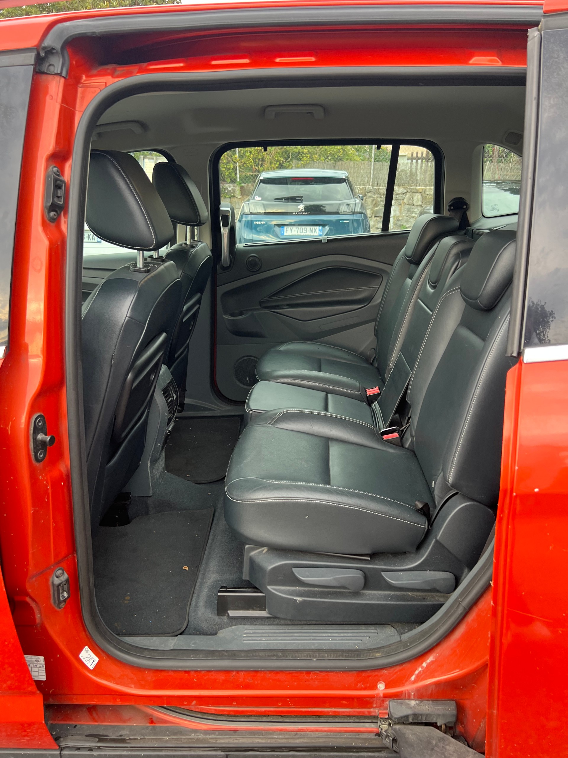 FORD Grand C-Max 2.0 TDCi Titanium-image-14