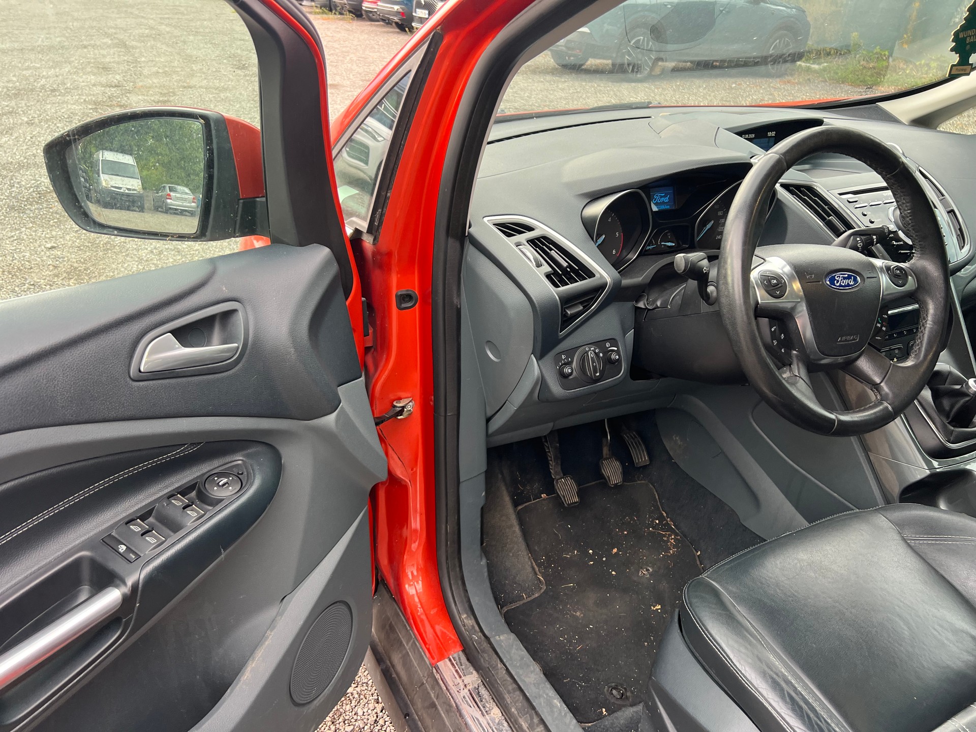 FORD Grand C-Max 2.0 TDCi Titanium-image-9