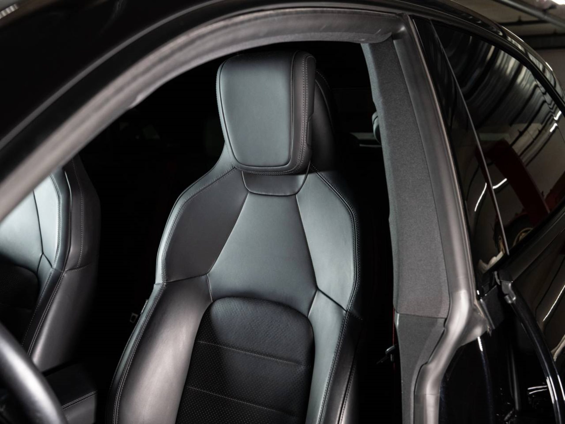 PORSCHE Macan 4-image-4