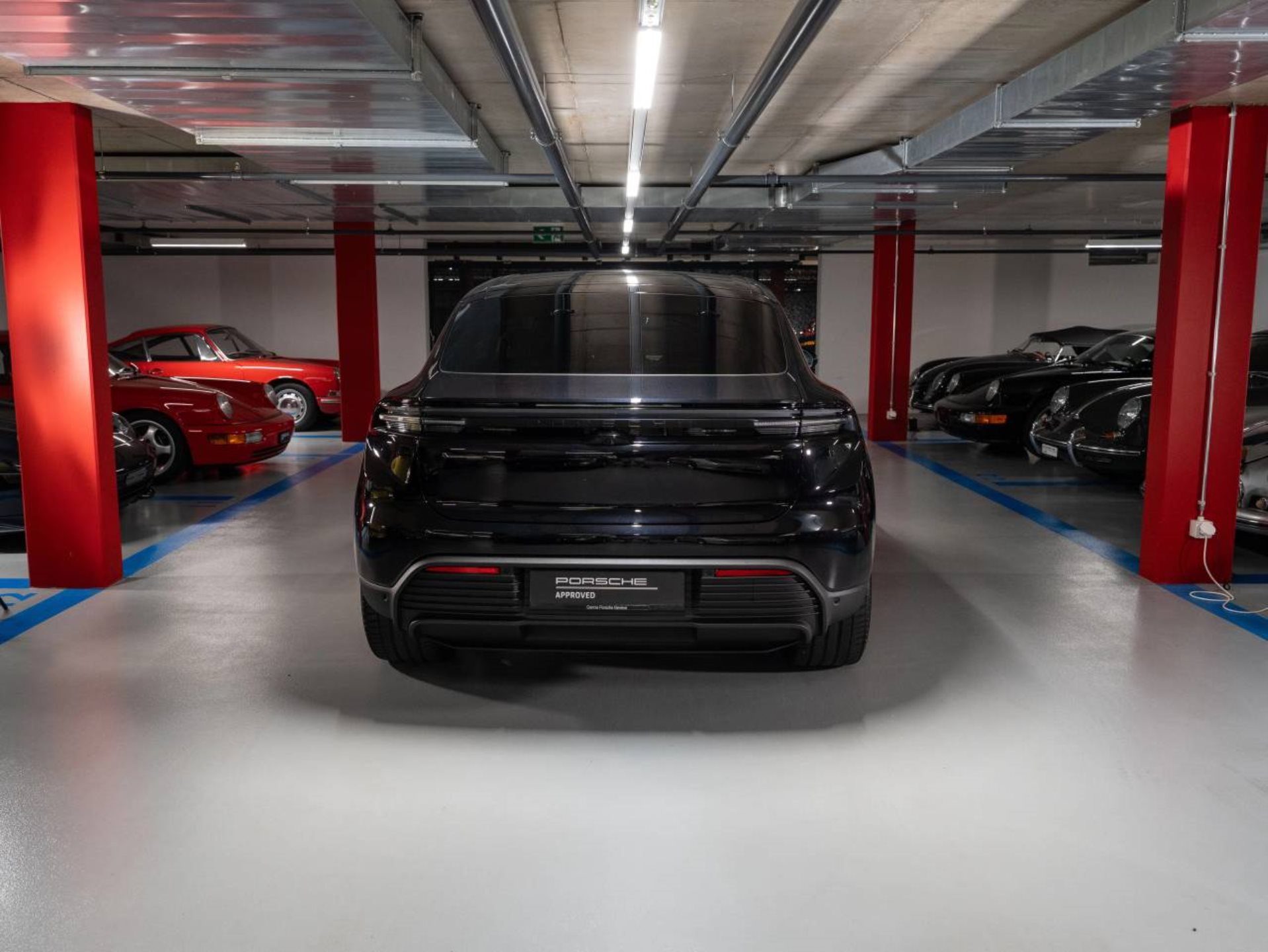 PORSCHE Macan 4-image-6
