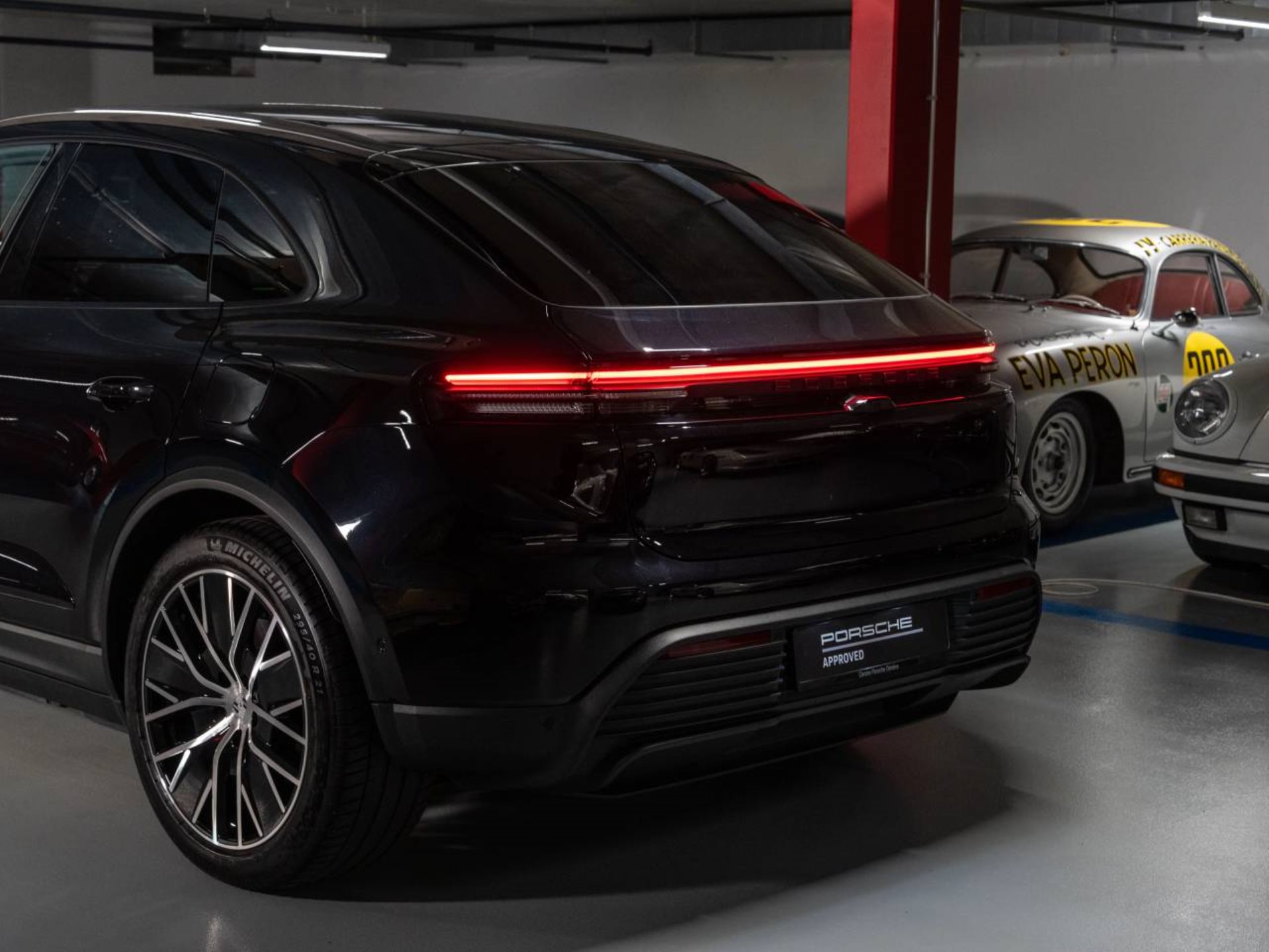 PORSCHE Macan 4-image-18