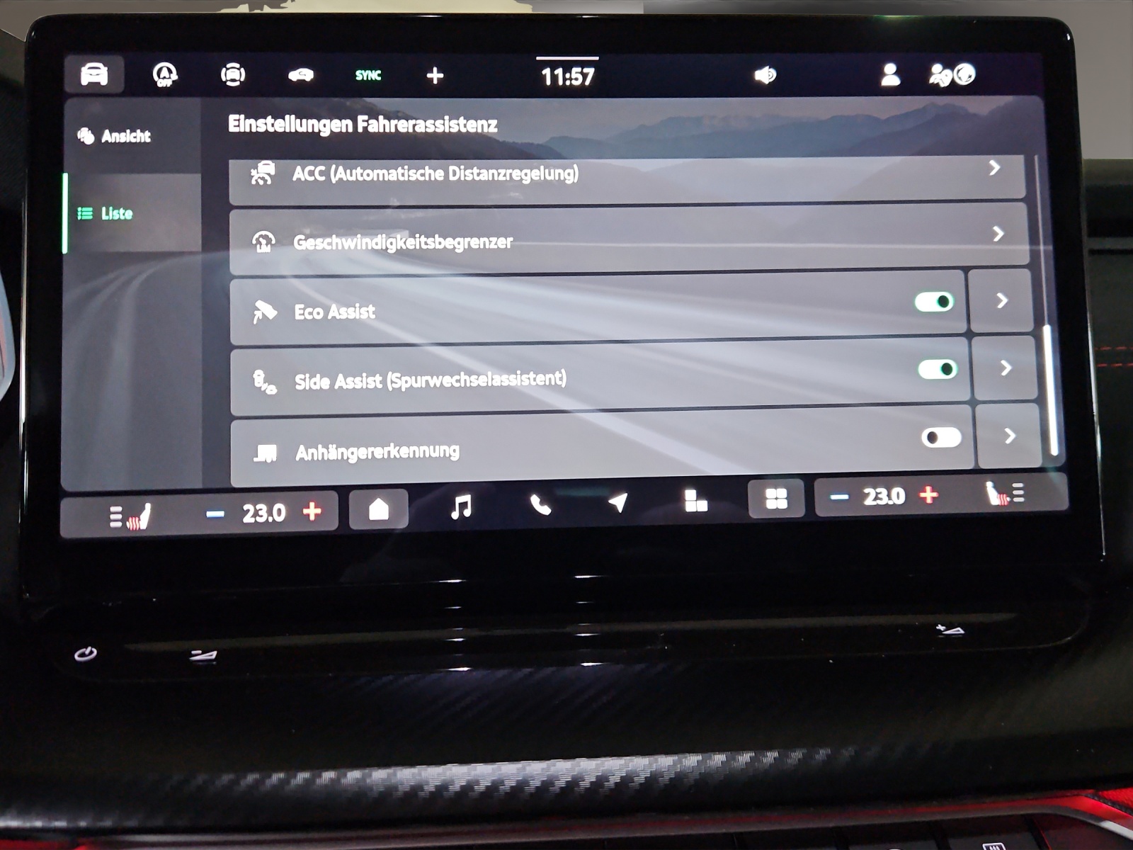 SKODA Octavia Combi 2.0 TSI DSG RS 30 Years Edition-image-17