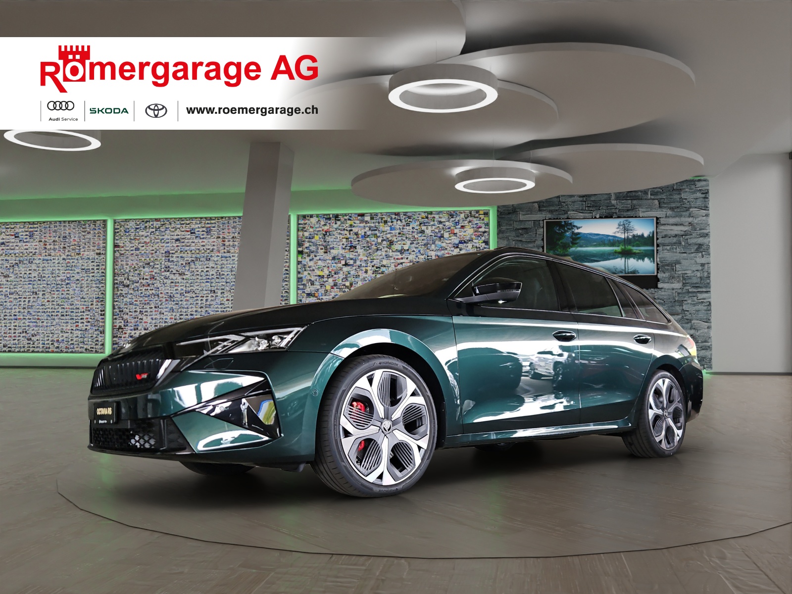 SKODA Octavia Combi 2.0 TSI DSG RS 30 Years Edition-image-0