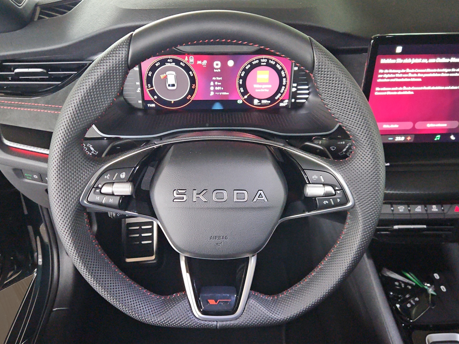 SKODA Octavia Combi 2.0 TSI DSG RS 30 Years Edition-image-10