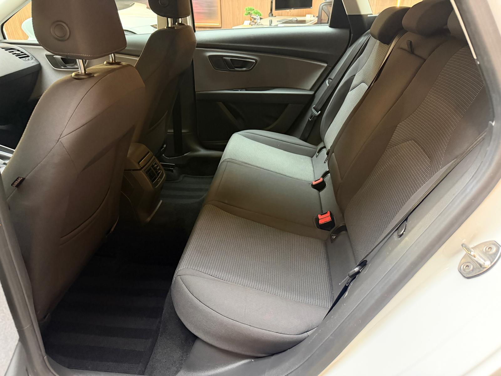 SEAT Leon ST 1.6 TDI 115 Style DSG-image-14