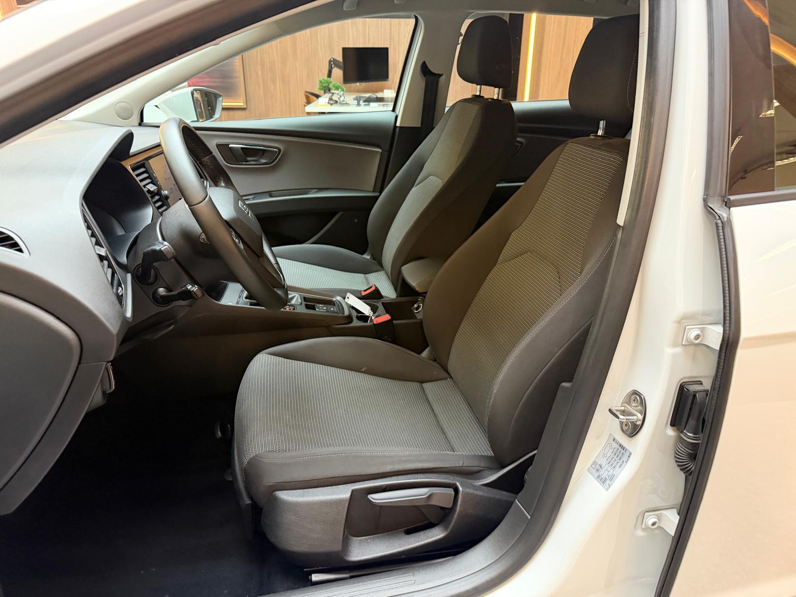 SEAT Leon ST 1.6 TDI 115 Style DSG-image-11