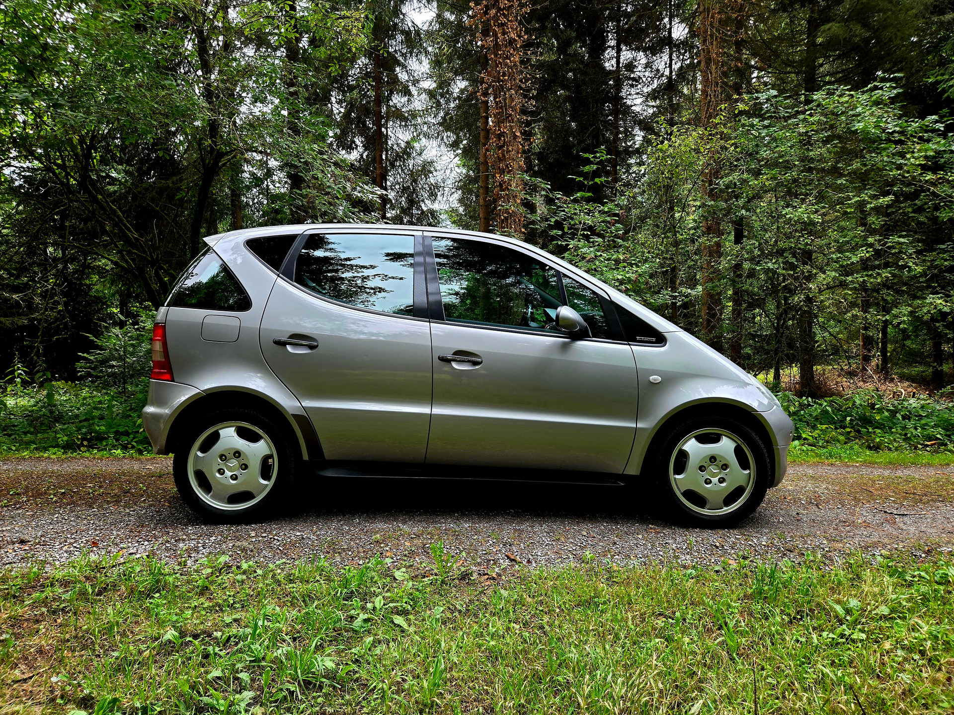 MERCEDES-BENZ A 190 Elégance-image-2