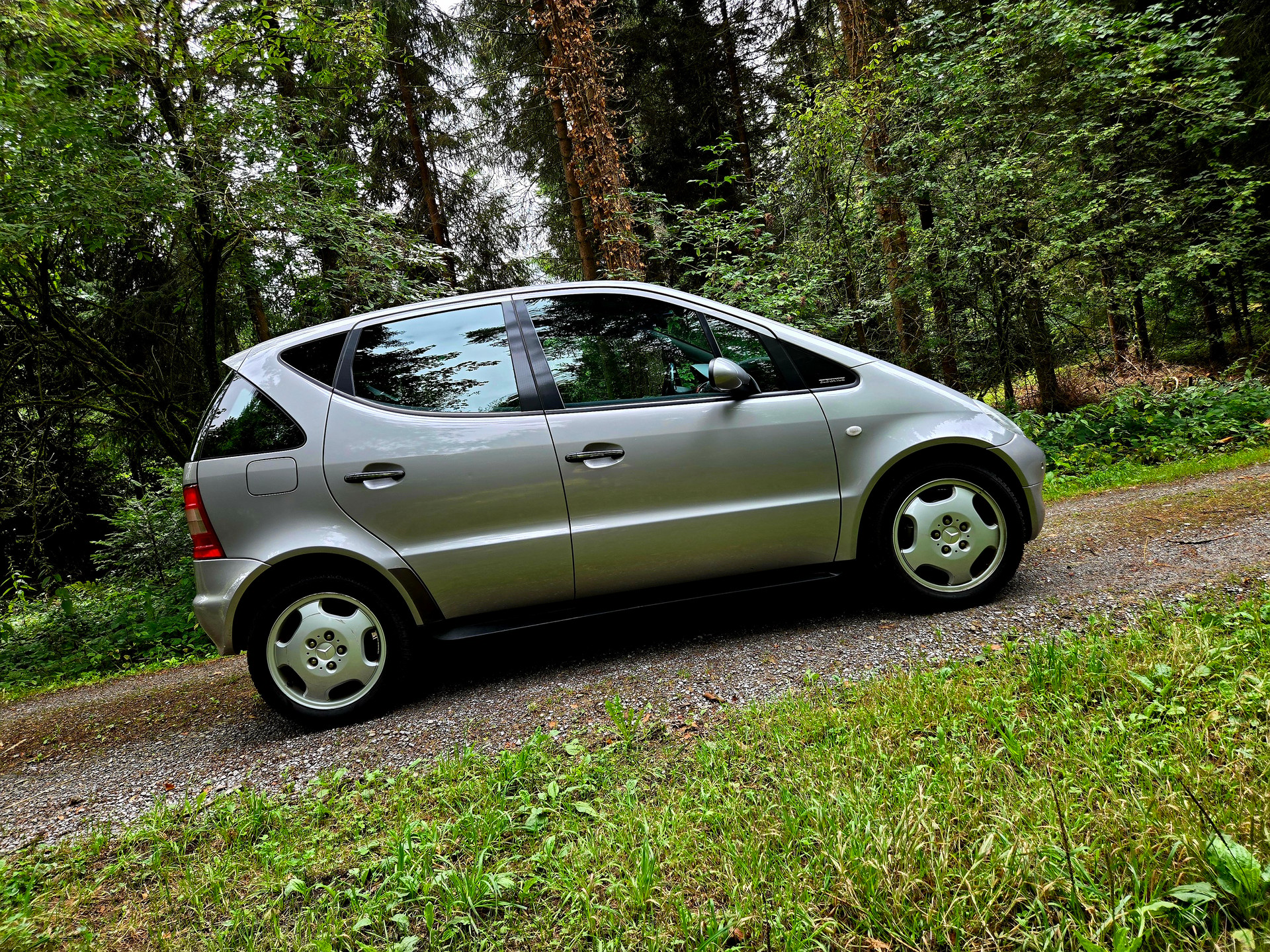 MERCEDES-BENZ A 190 Elégance-image-6
