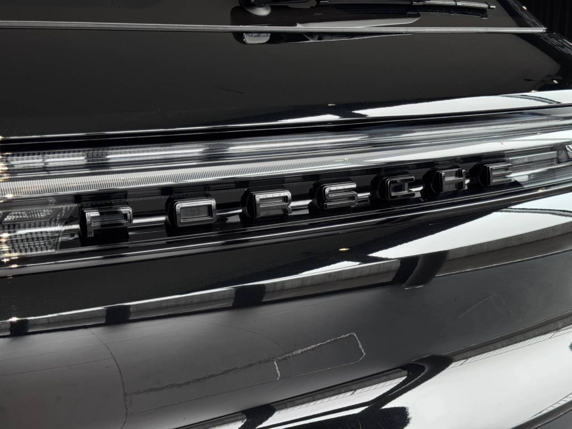 PORSCHE Cayenne Turbo E-Hybrid-image-30