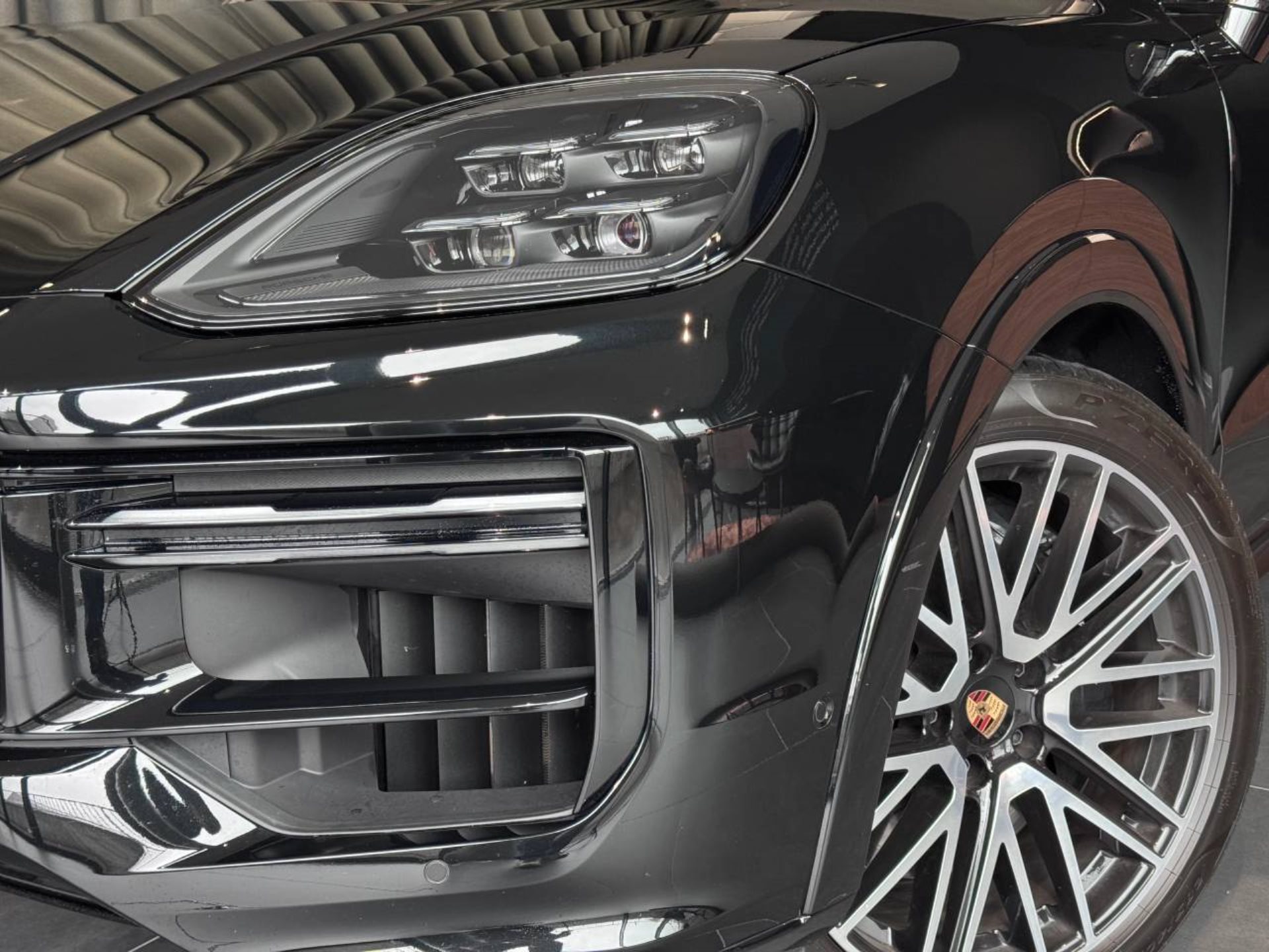 PORSCHE Cayenne Turbo E-Hybrid-image-29