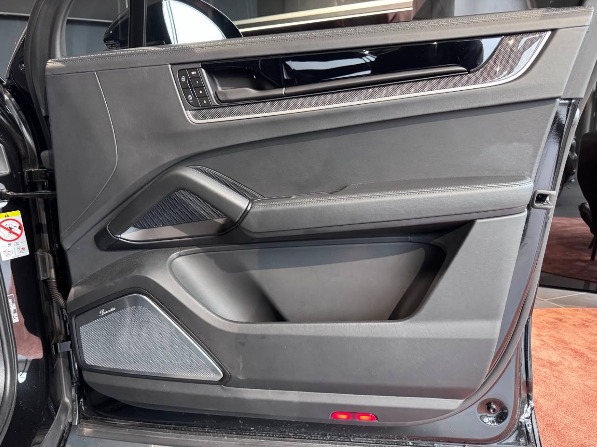 PORSCHE Cayenne Turbo E-Hybrid-image-20
