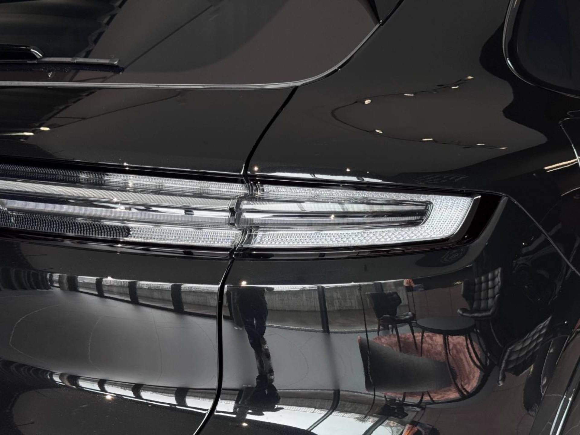 PORSCHE Cayenne Turbo E-Hybrid-image-12