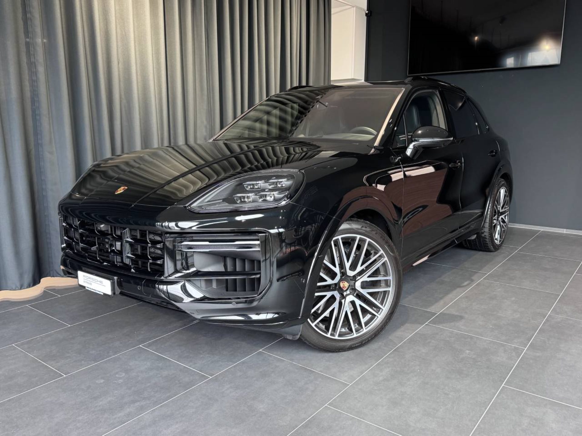 PORSCHE Cayenne Turbo E-Hybrid-image-0