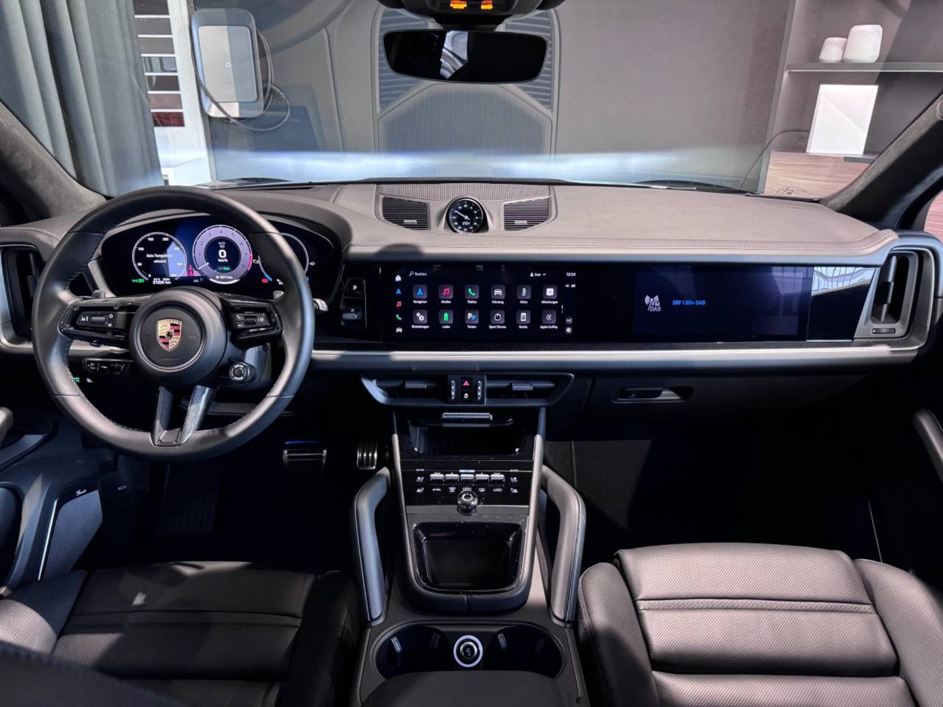 PORSCHE Cayenne Turbo E-Hybrid-image-4