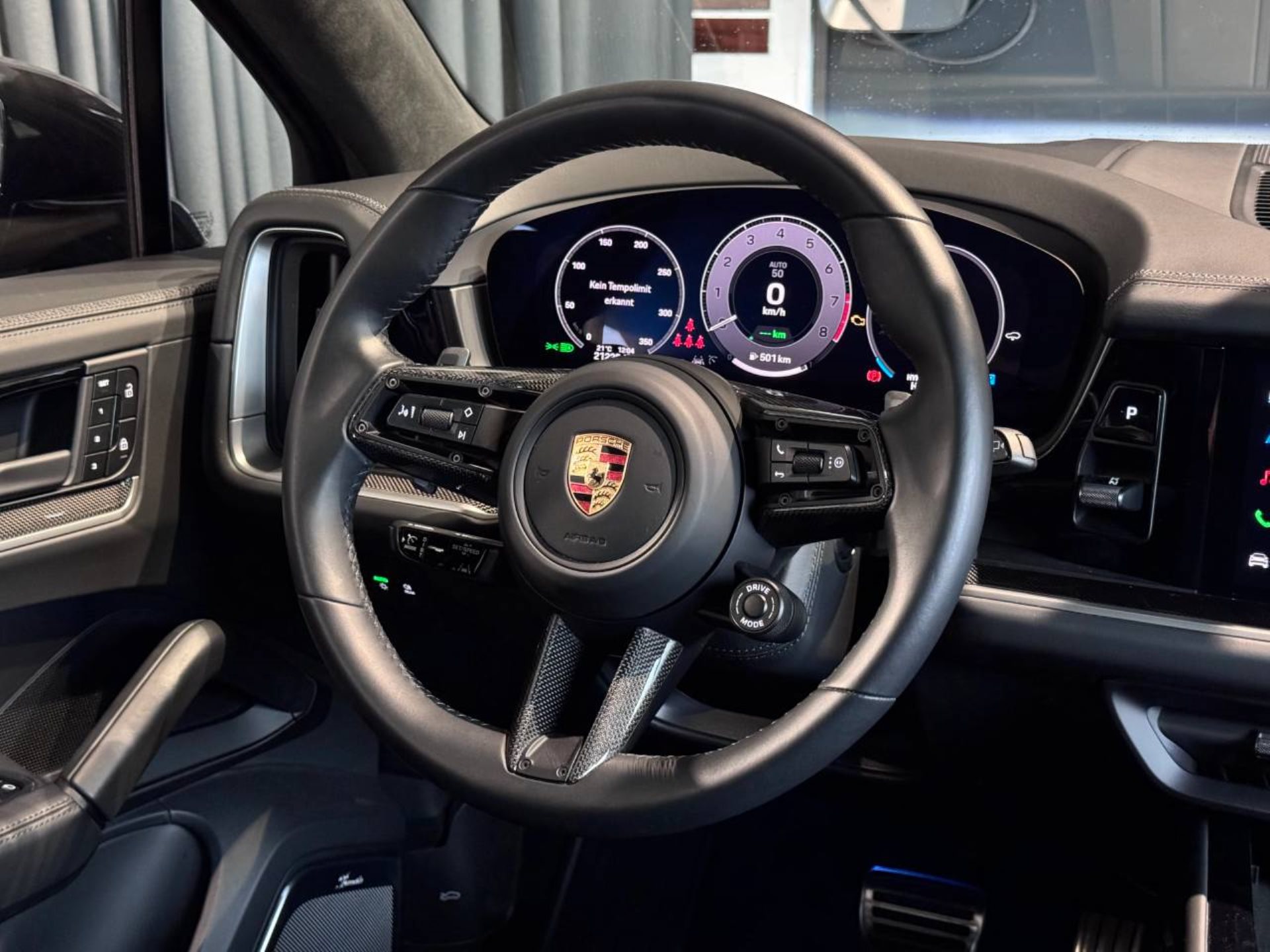 PORSCHE Cayenne Turbo E-Hybrid-image-15