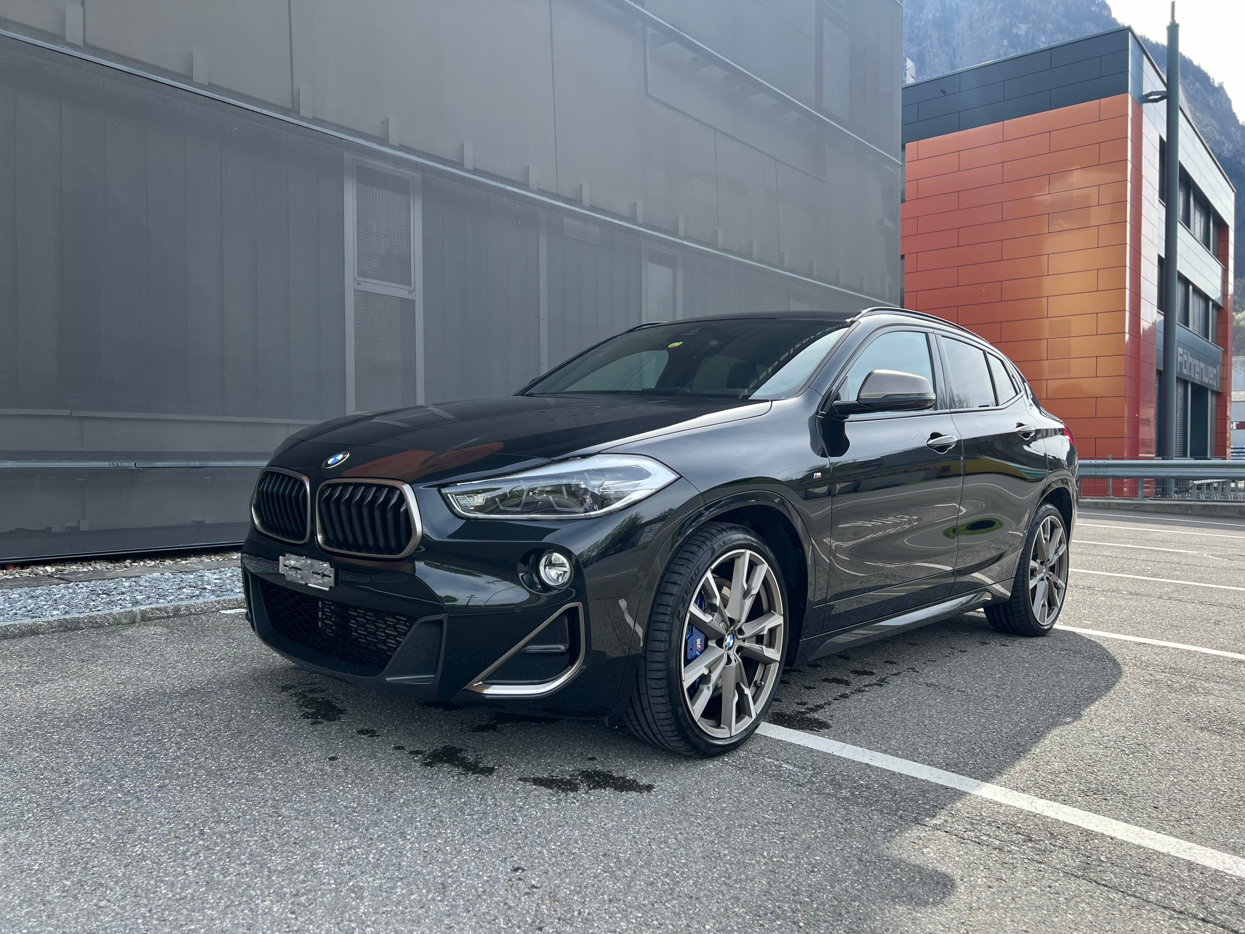 BMW M35i — slika 1
