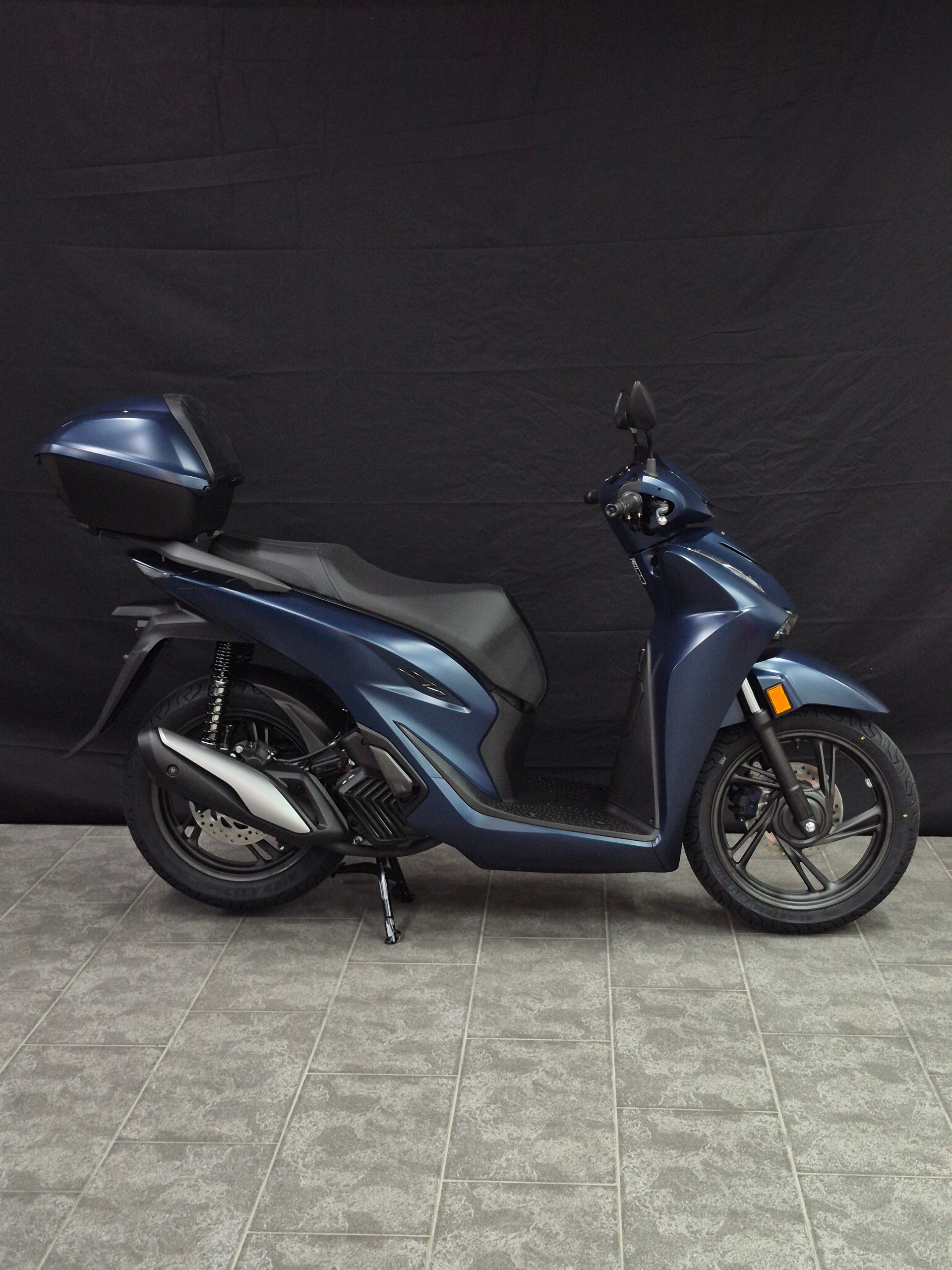HONDA SH 125 +-showroom-element-1