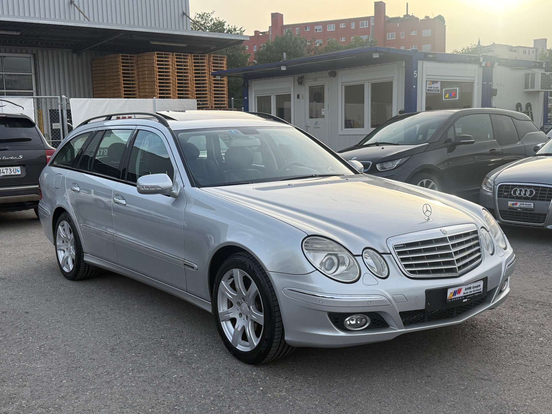 MERCEDES-BENZ E 350 Elégance 4Matic Automatic Business Edition / Frisch ab MFK / 1.Hand / Schiebedach / Leder / PDC-image-2