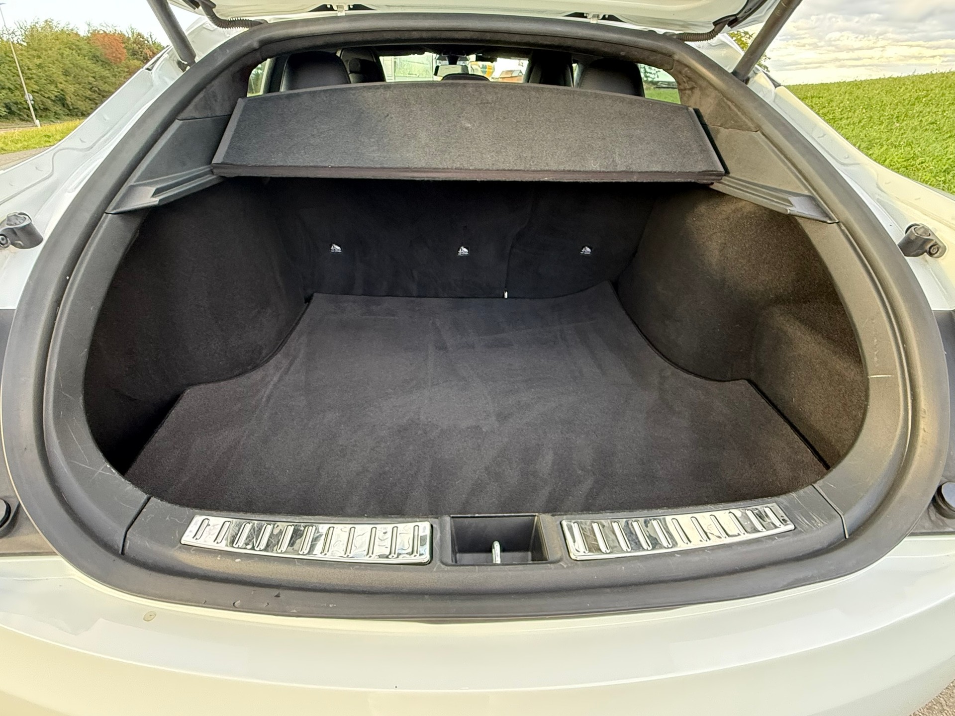 TESLA P100D Lebenslang Gratis Superchargen-image-8