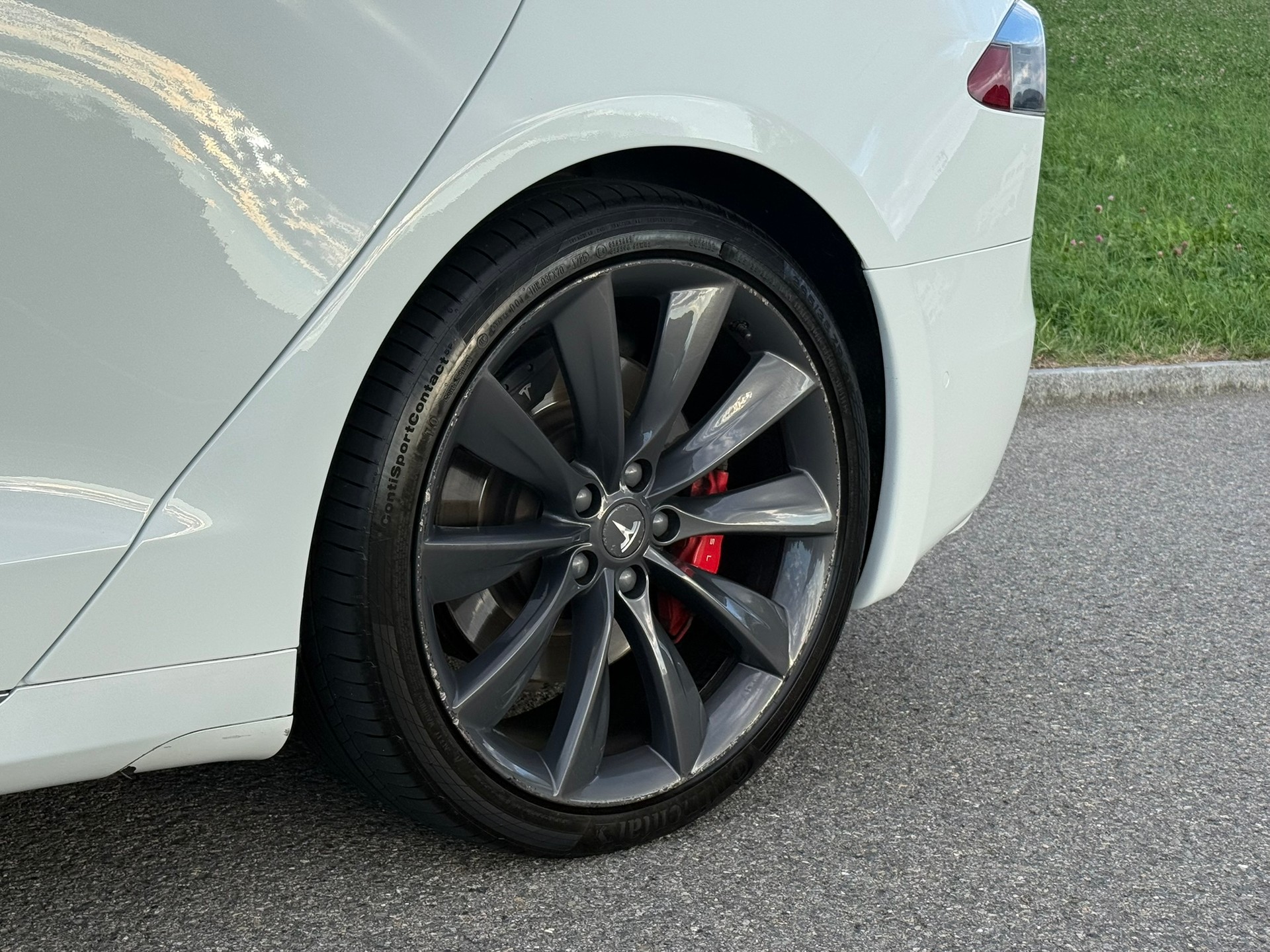 TESLA P100D Lebenslang Gratis Superchargen-image-7