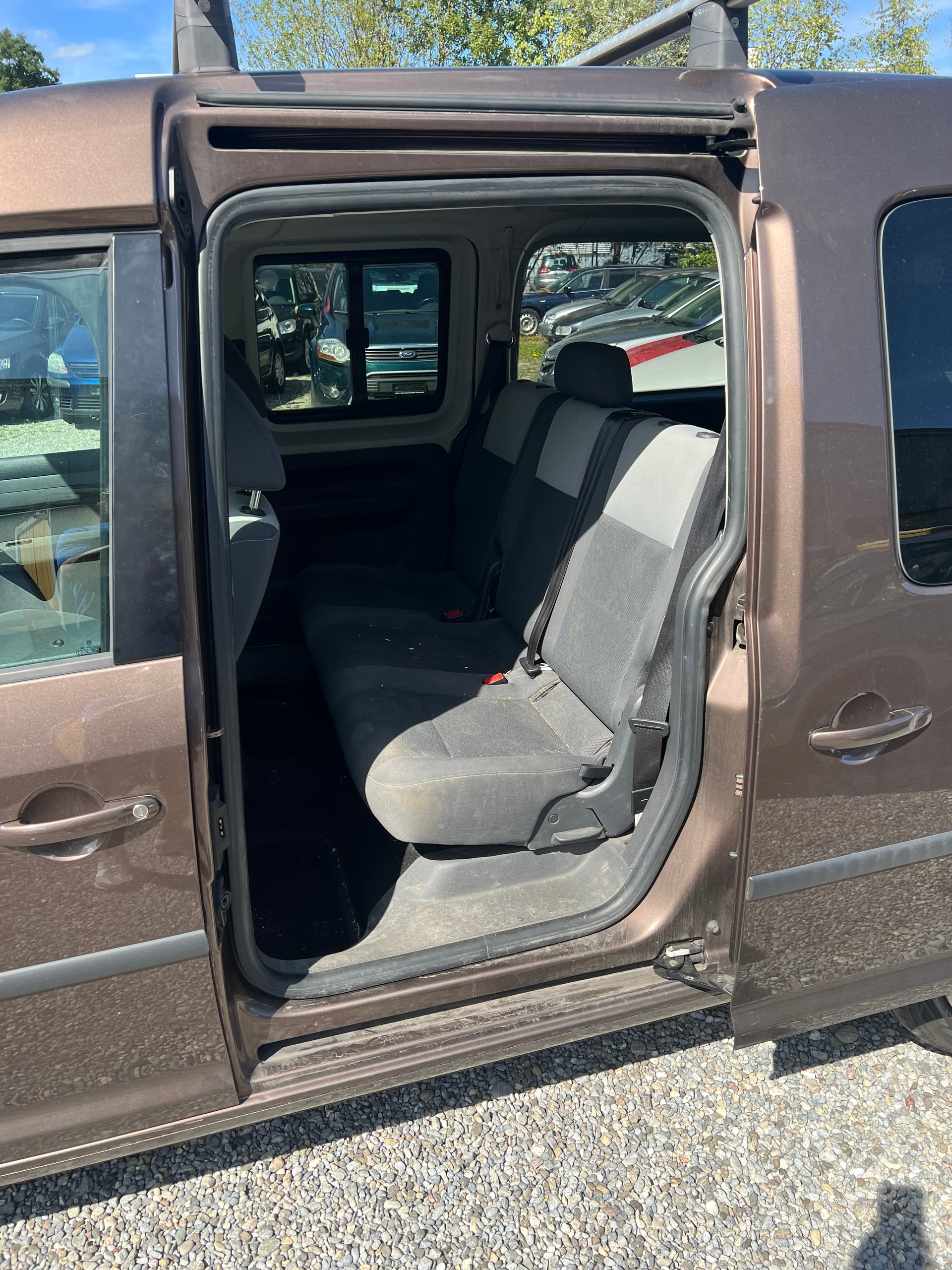 VW Caddy Maxi 1.6 TDI-image-9