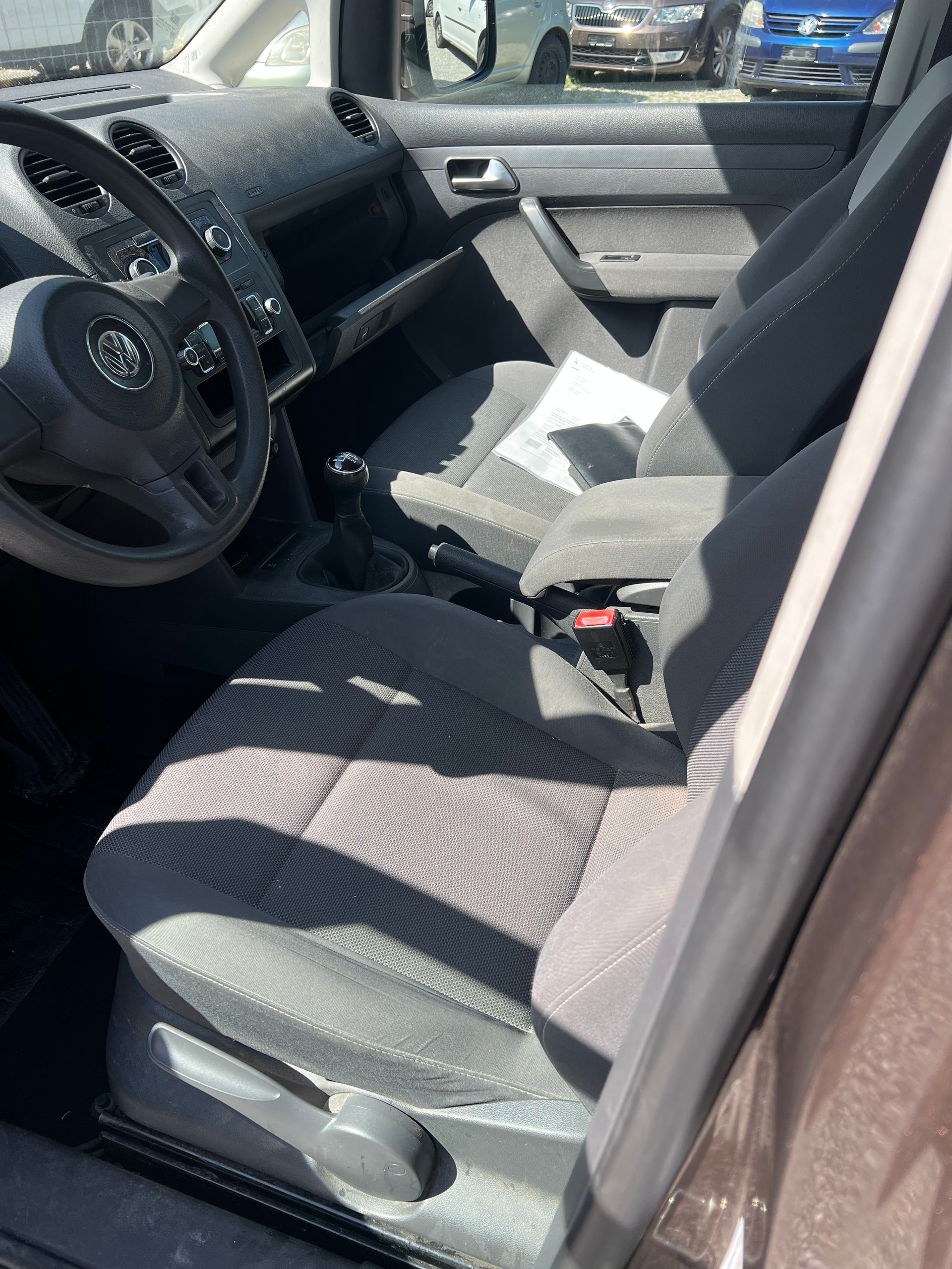 VW Caddy Maxi 1.6 TDI-image-11