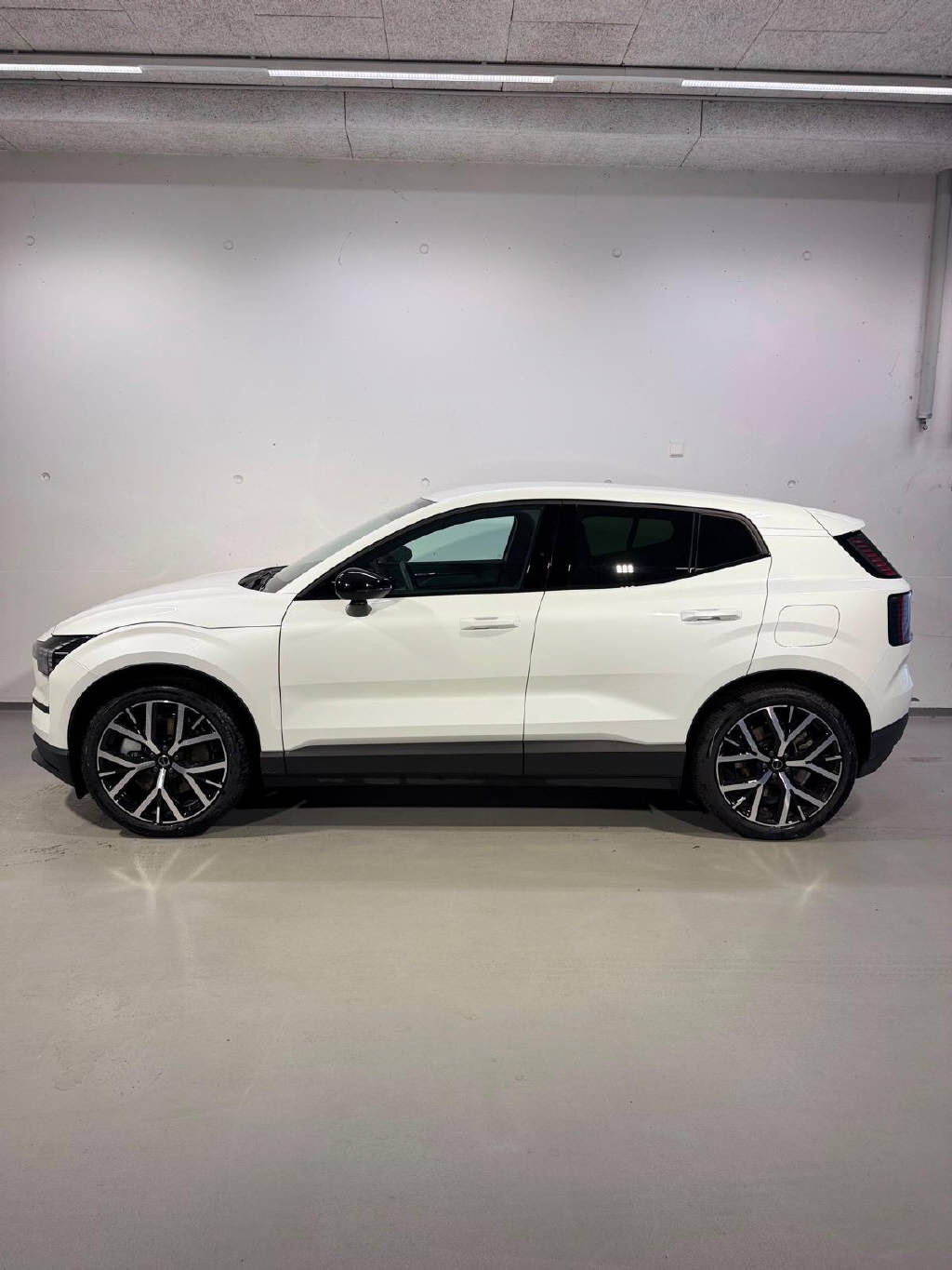 VOLVO EX 30 E60 Twin Plus Performance AWD-image-2